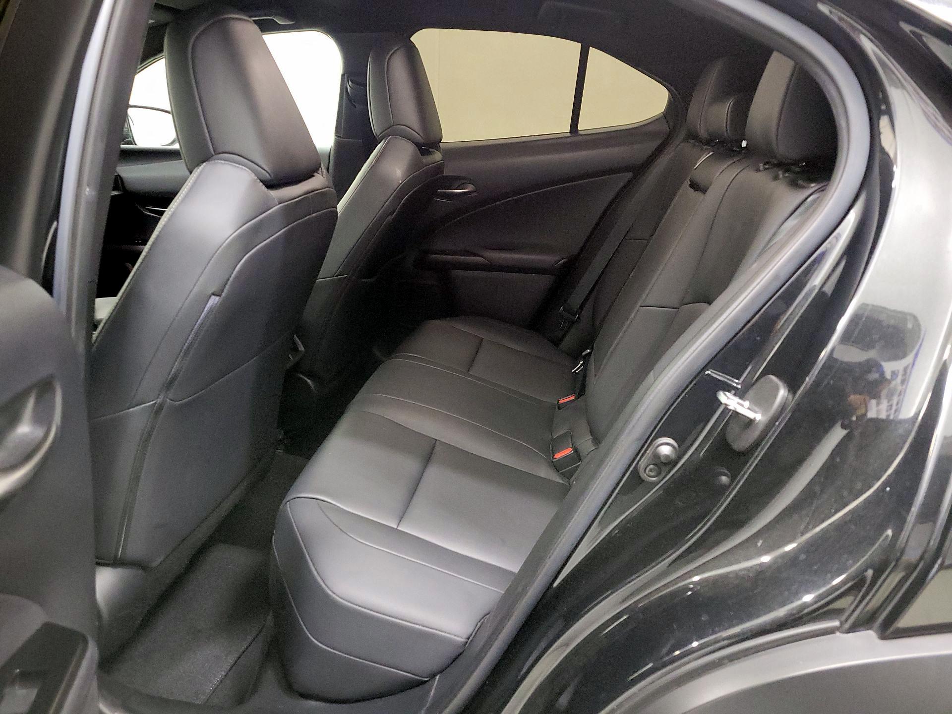 Thumbnail: 2021 Lexus UX - 20
