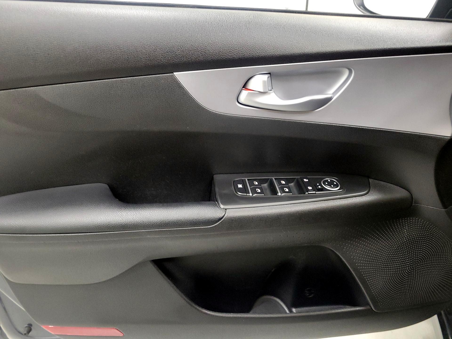 Thumbnail: 2023 Kia Forte - 12