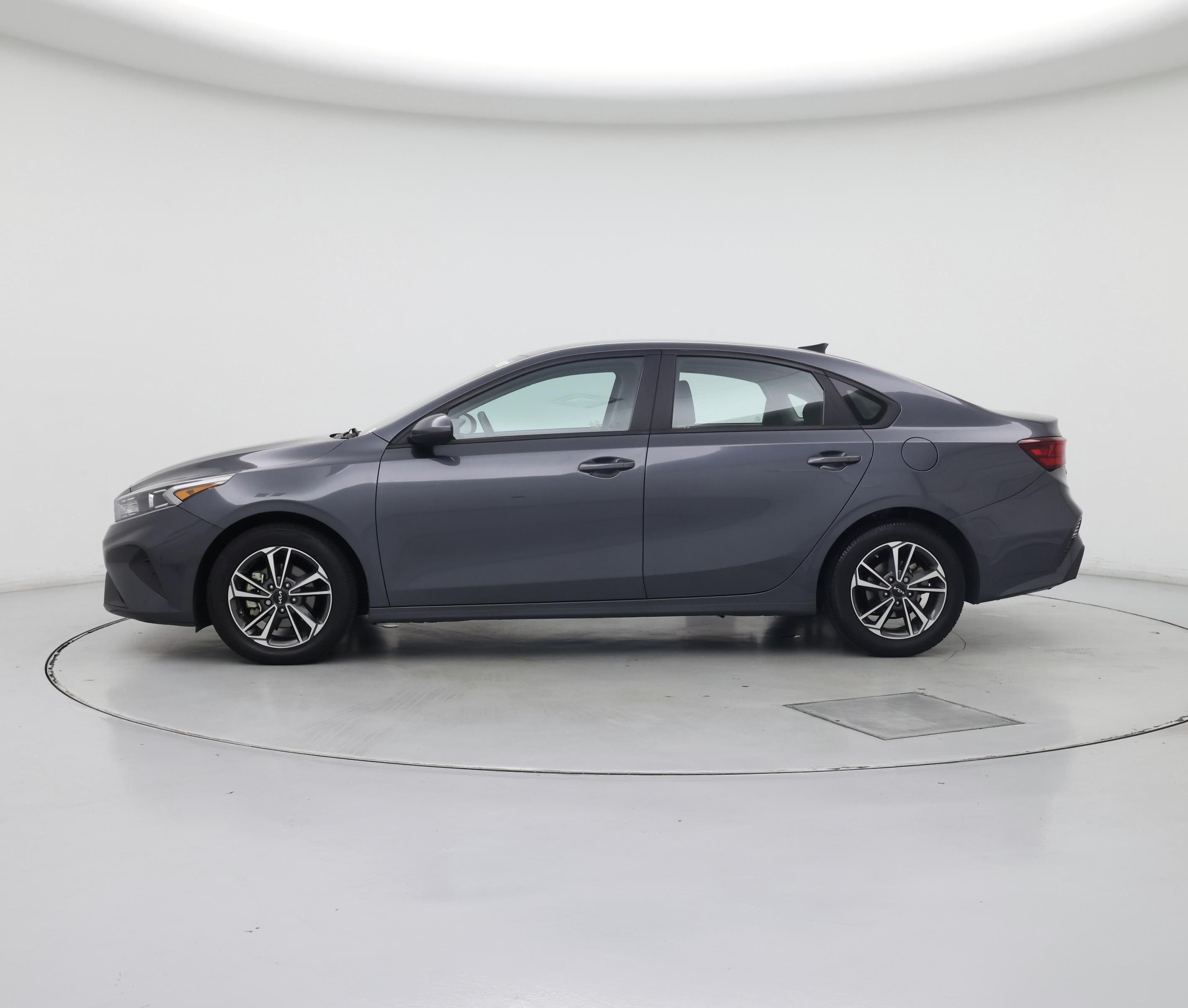 Thumbnail: 2023 Kia Forte - 3