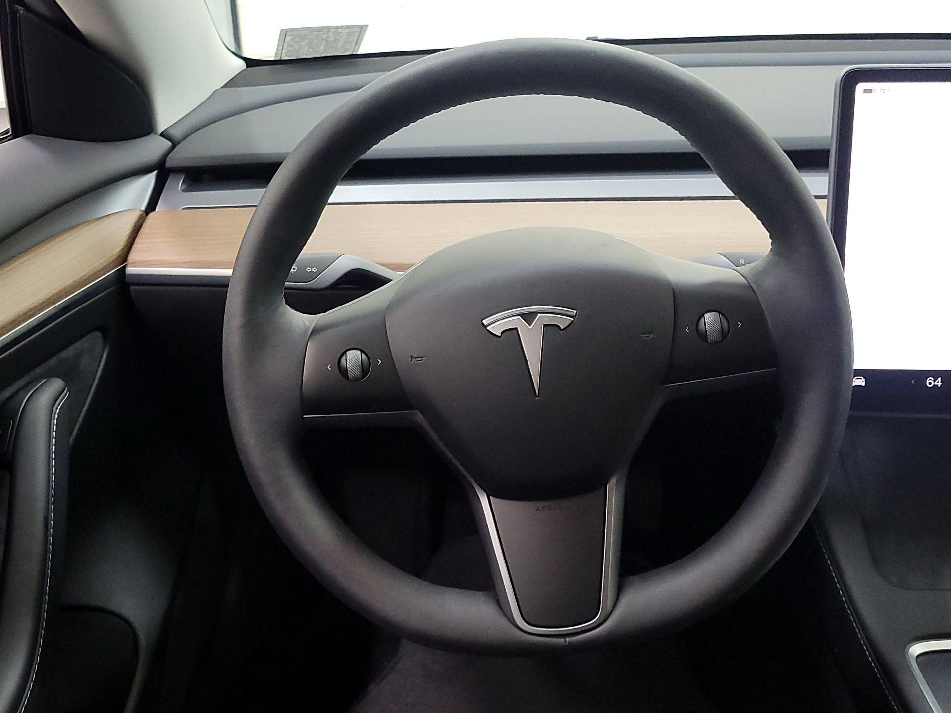 Thumbnail: 2023 Tesla Model 3 - 10