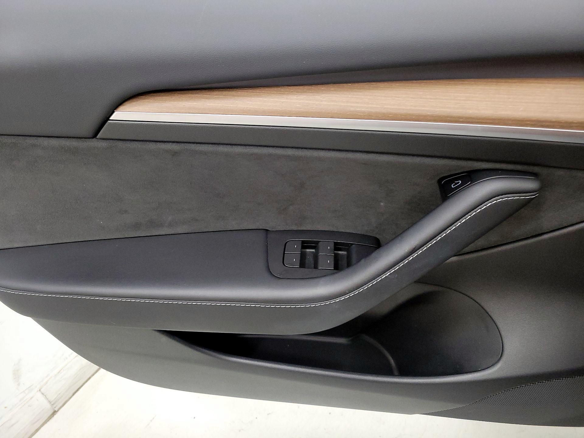 Thumbnail: 2023 Tesla Model 3 - 12