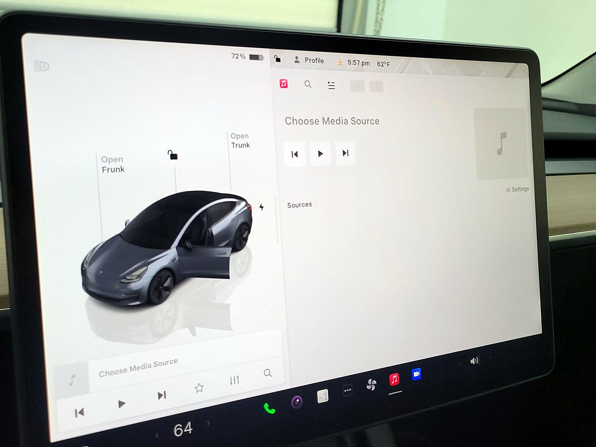 Thumbnail: 2023 Tesla Model 3 - 14