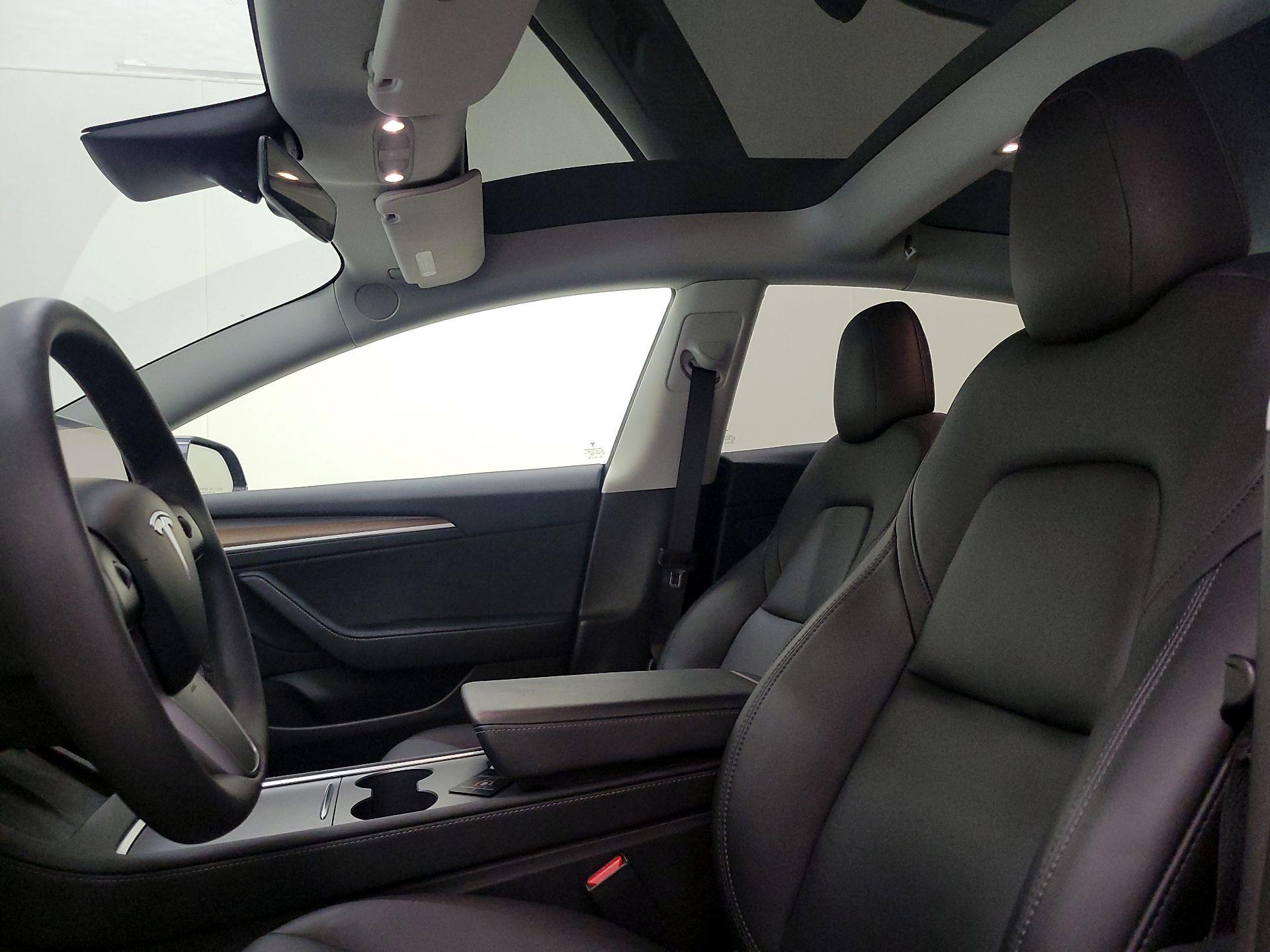Thumbnail: 2023 Tesla Model 3 - 17