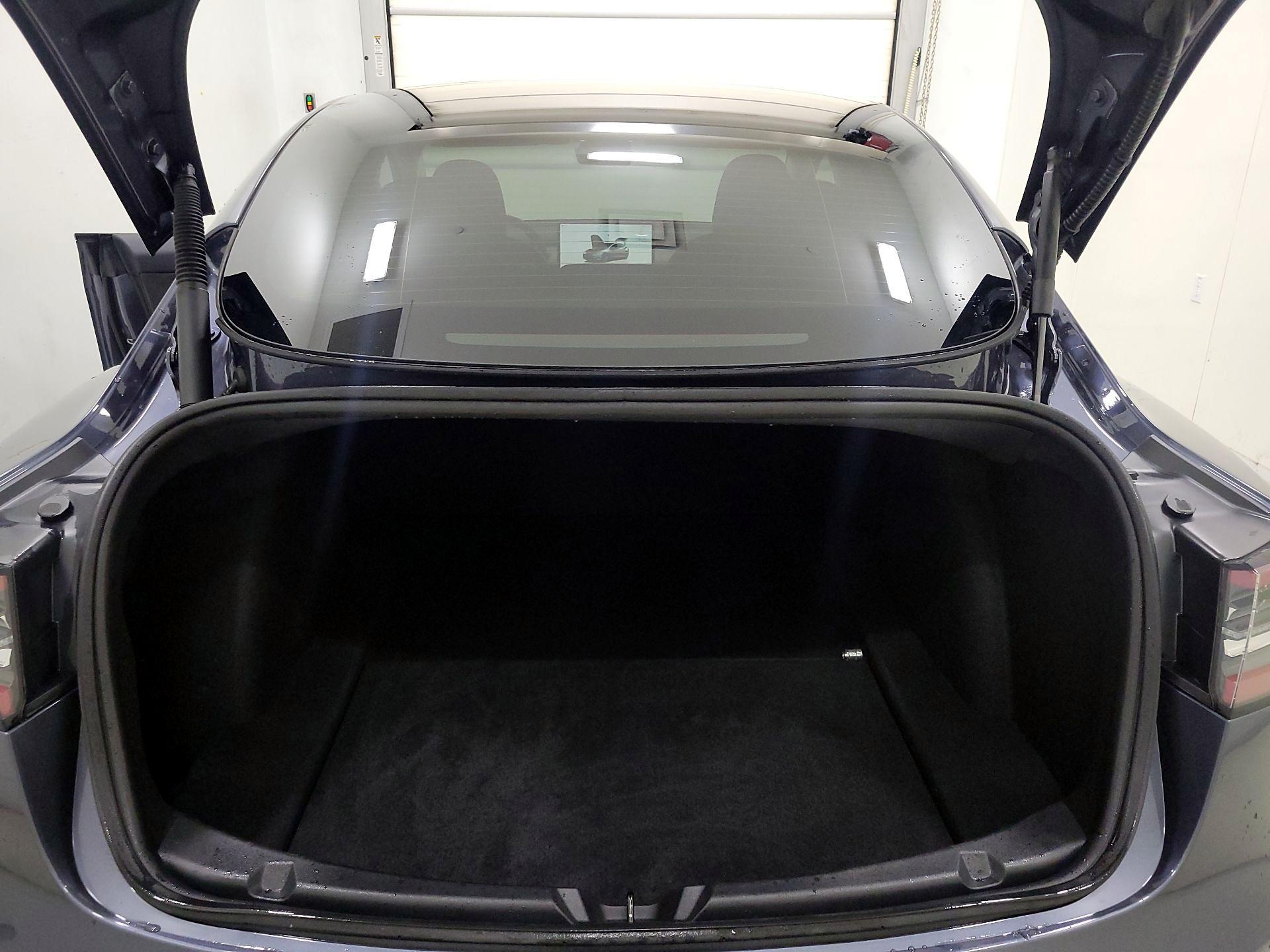 Thumbnail: 2023 Tesla Model 3 - 19
