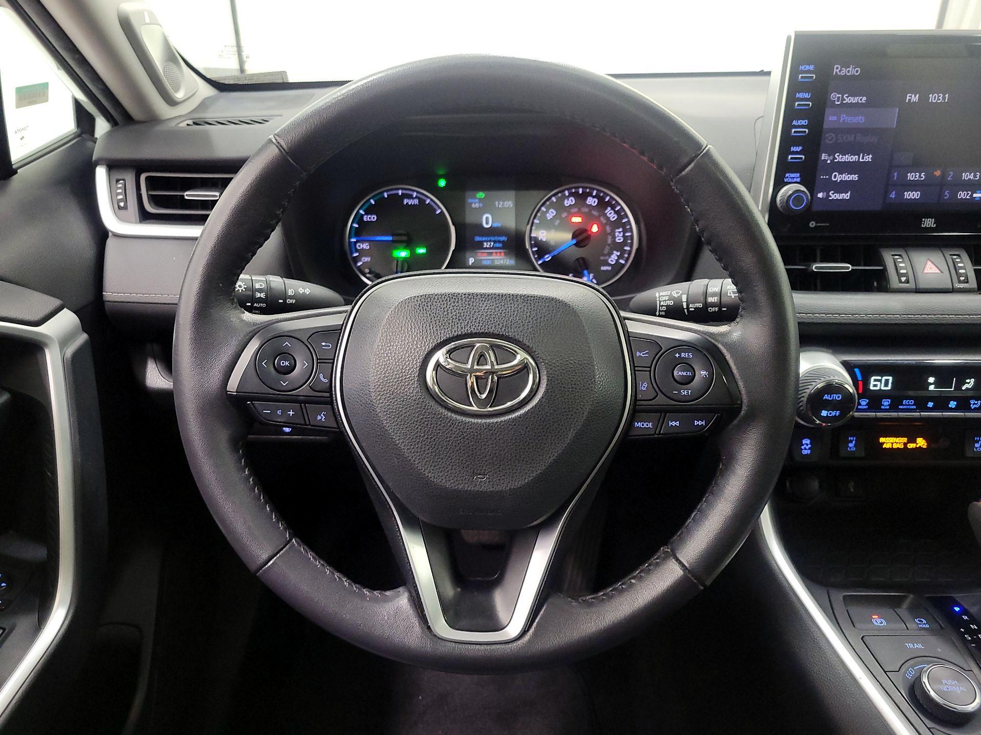 Thumbnail: 2022 Toyota RAV4 - 10