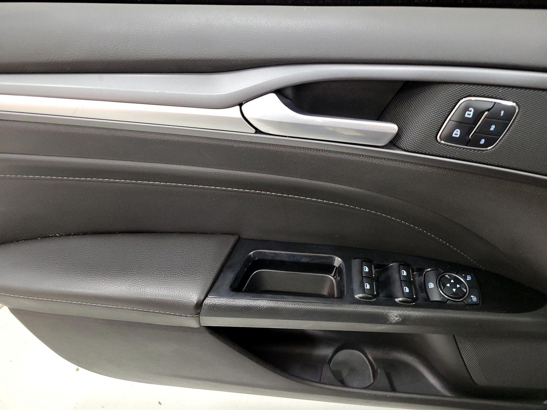 Thumbnail: 2014 Ford Fusion - 12