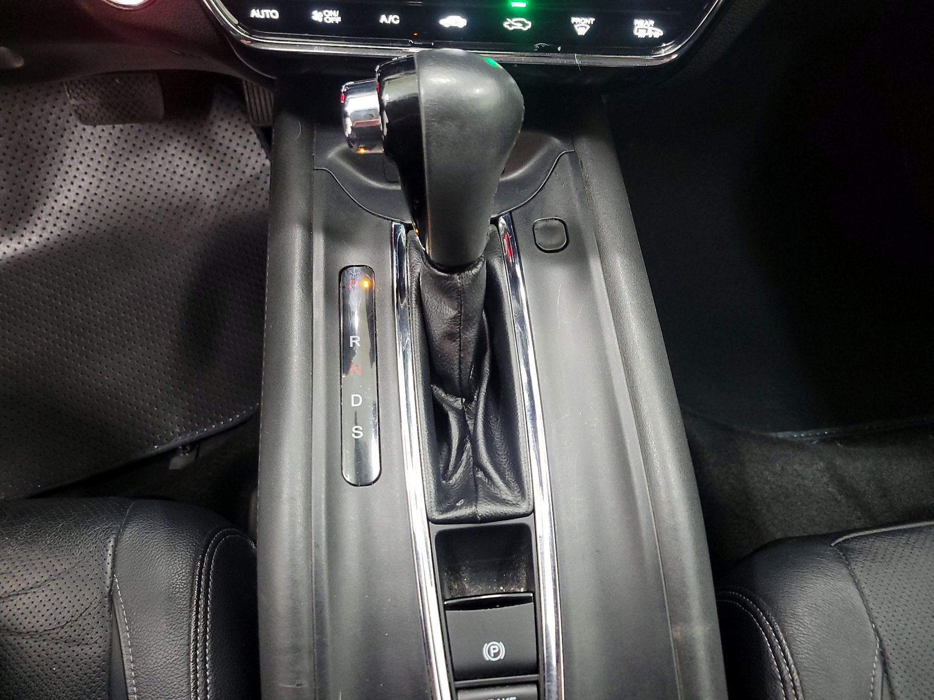 Thumbnail: 2019 Honda HR-V - 17