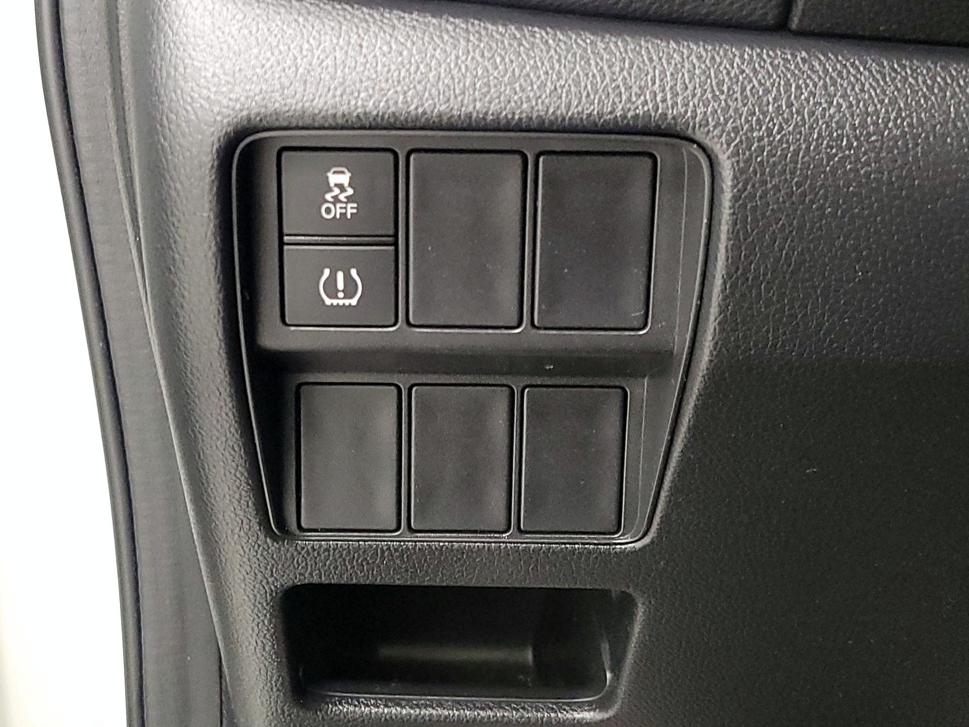 Thumbnail: 2017 Honda CR-V - 13