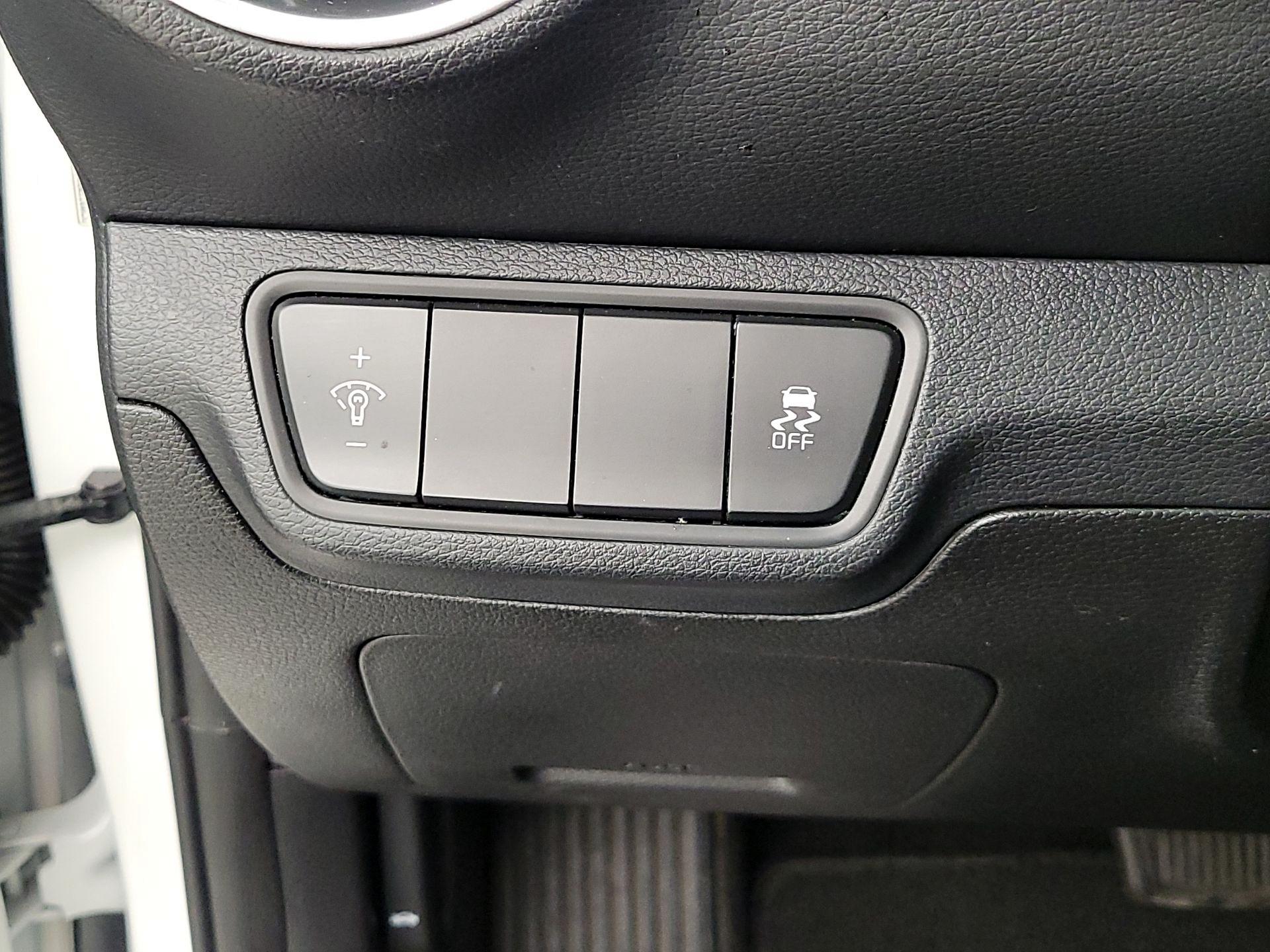 Thumbnail: 2023 Kia Forte - 13