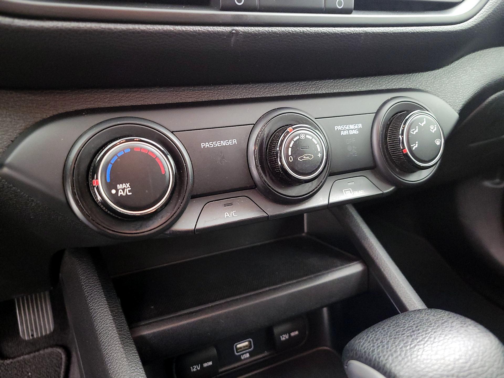 Thumbnail: 2023 Kia Forte - 16