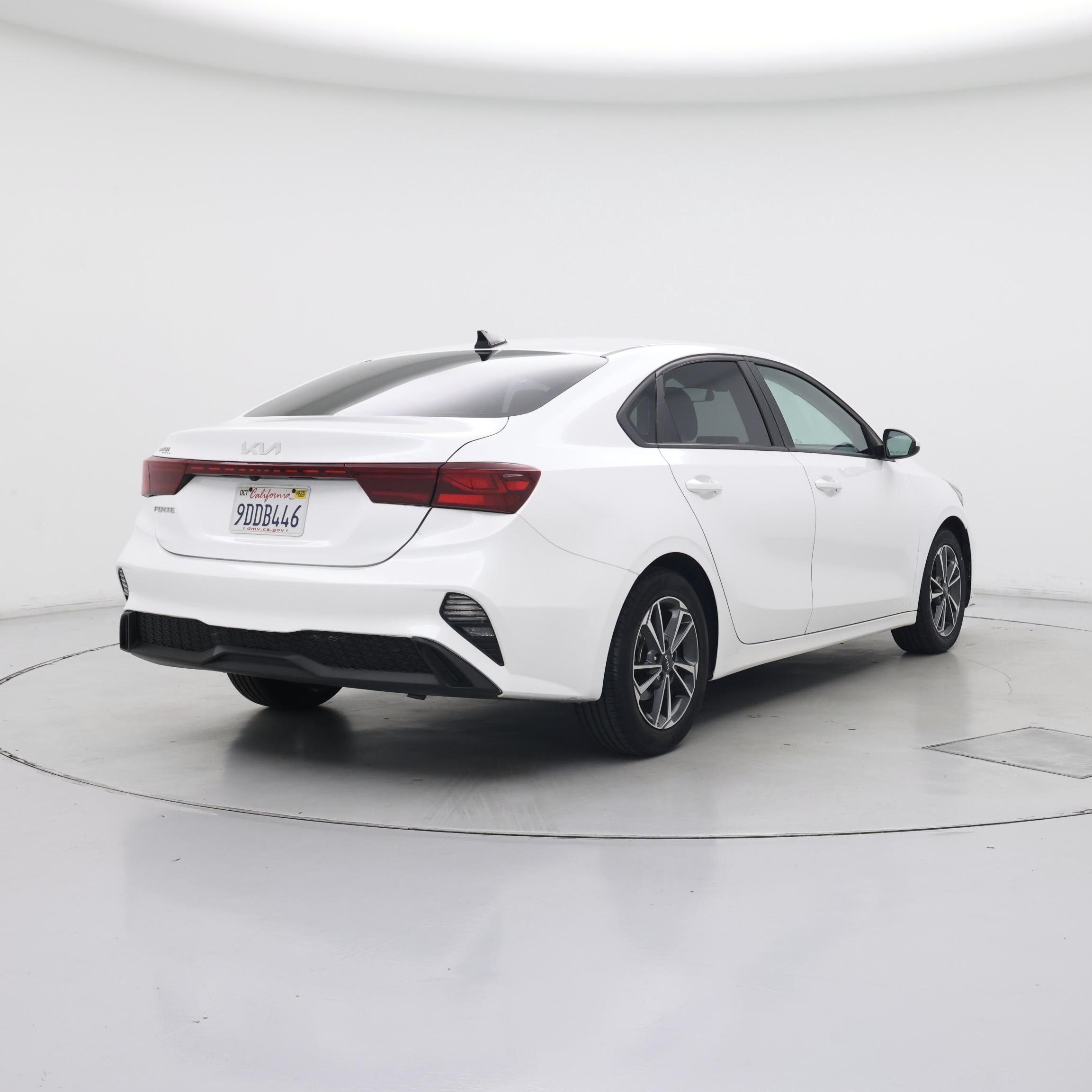 Thumbnail: 2023 Kia Forte - 8