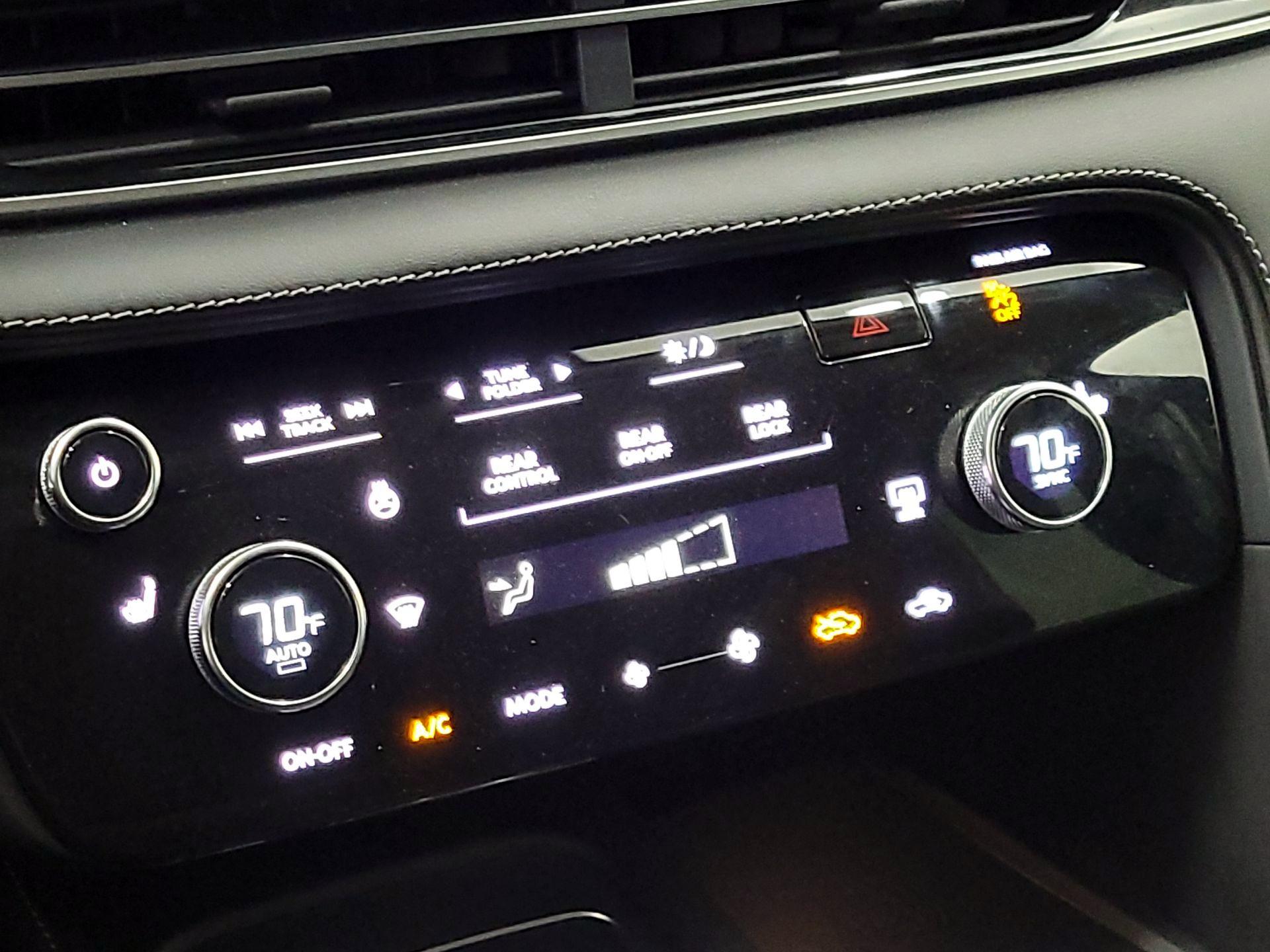 Thumbnail: 2023 INFINITI QX60 - 16