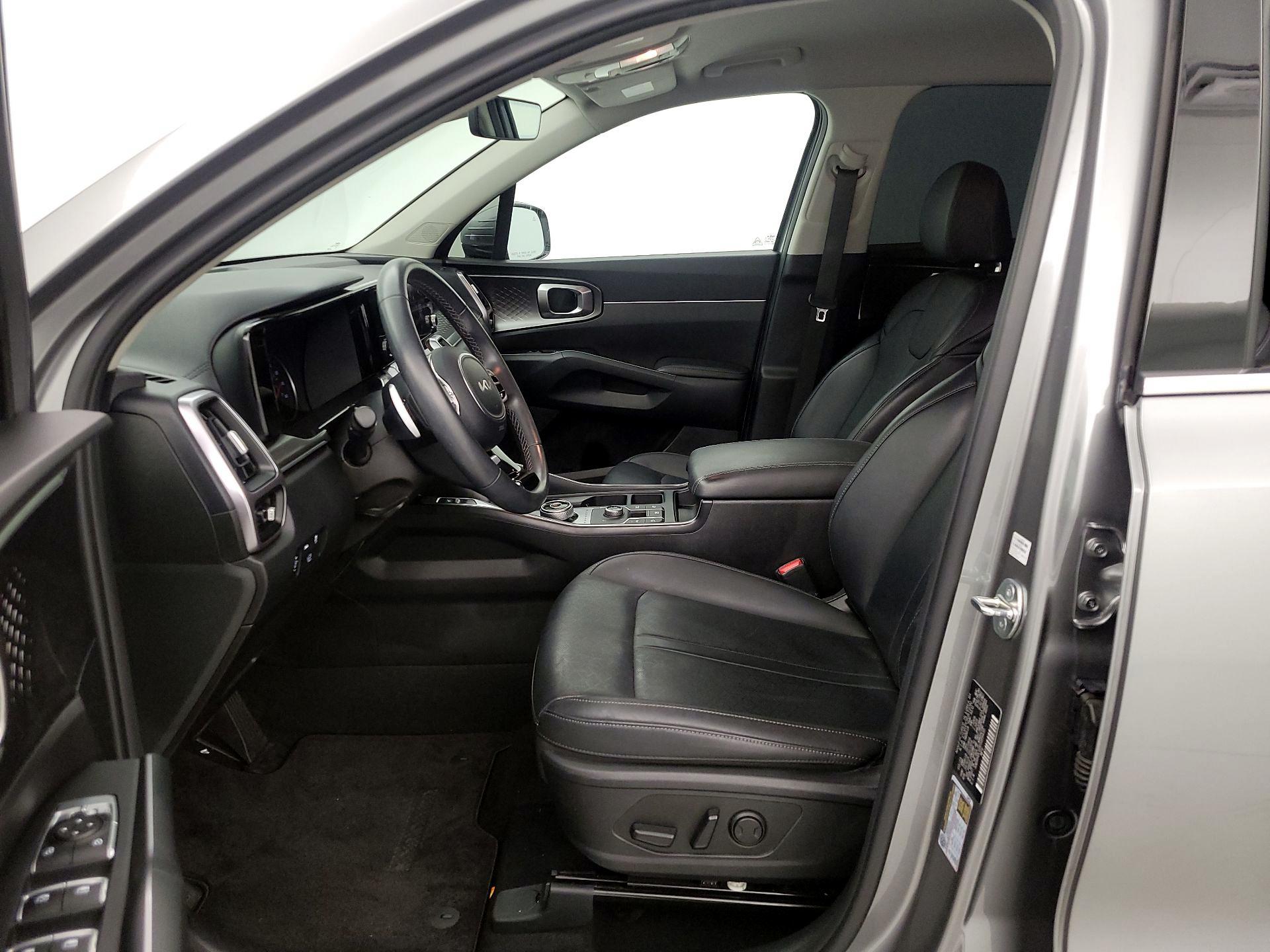 Thumbnail: 2023 Kia Sorento - 11