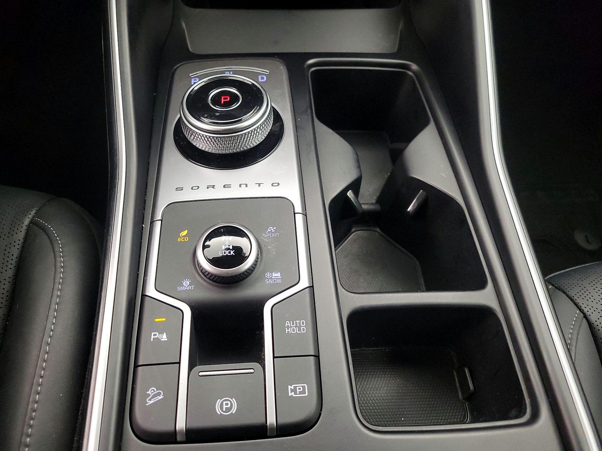 Thumbnail: 2023 Kia Sorento - 17