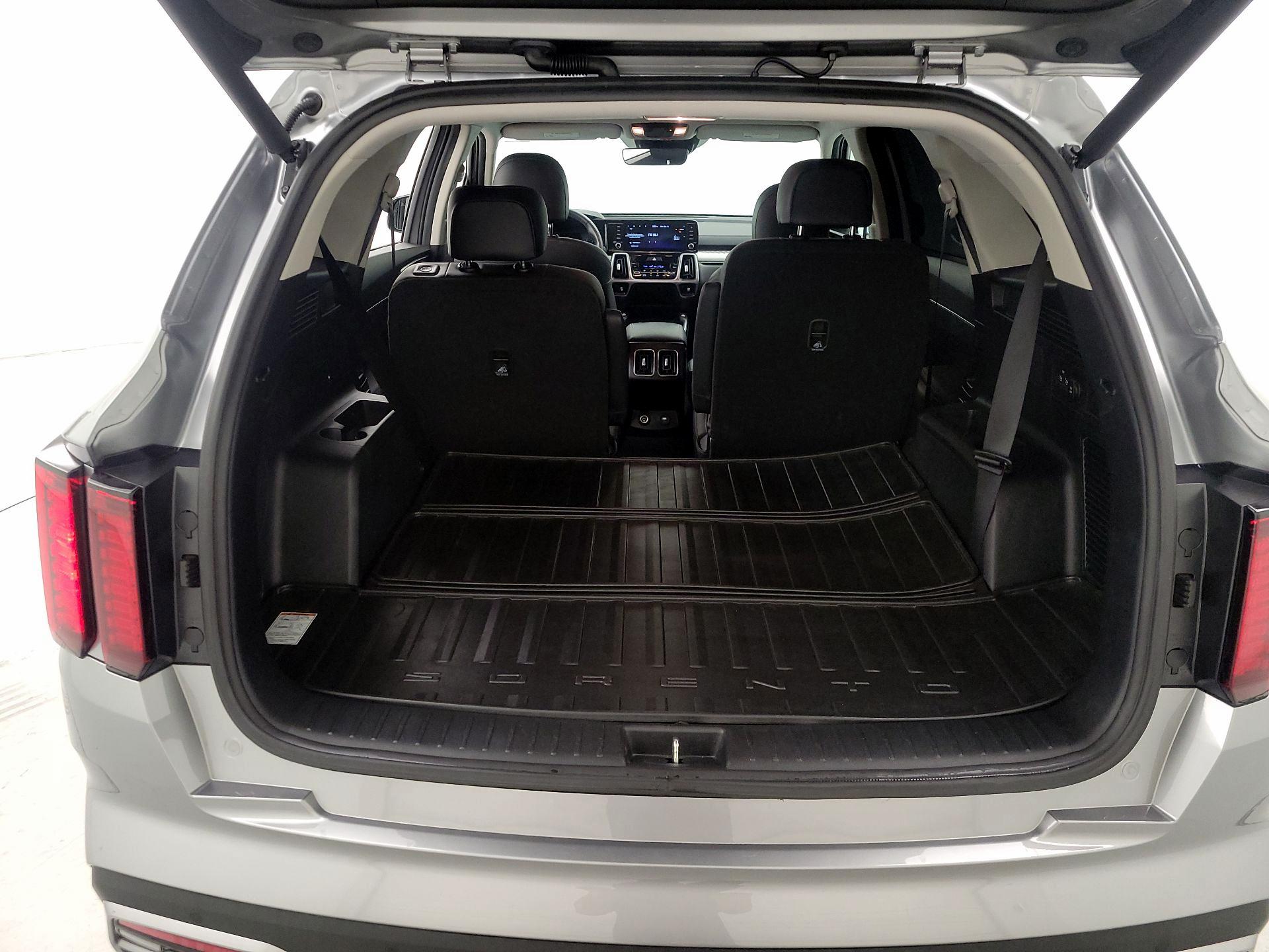 Thumbnail: 2023 Kia Sorento - 20