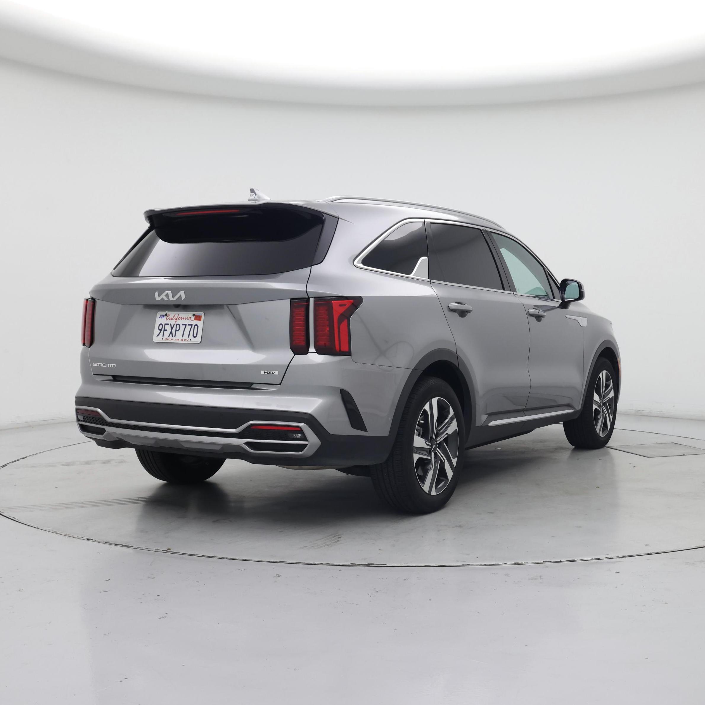 Thumbnail: 2023 Kia Sorento - 8