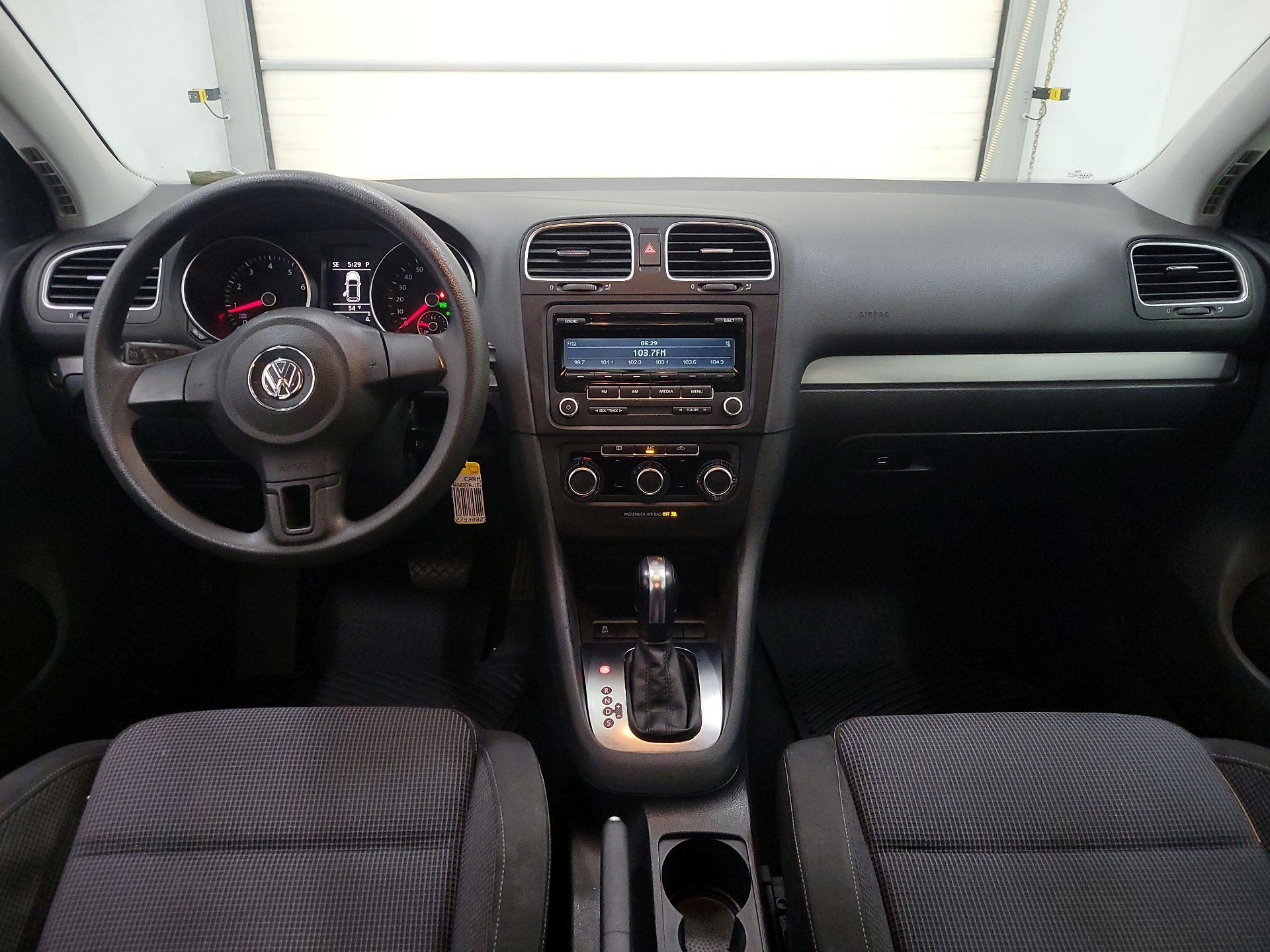 Thumbnail: 2014 Volkswagen Golf - 9