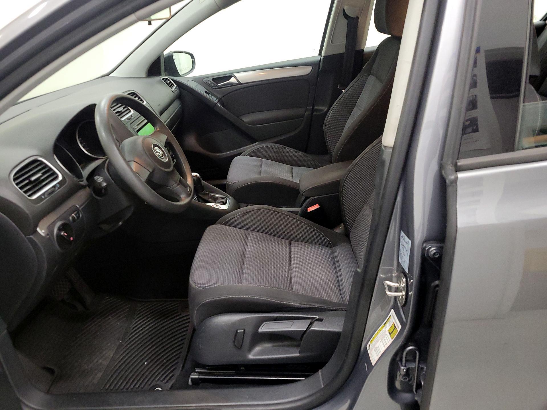 Thumbnail: 2014 Volkswagen Golf - 11