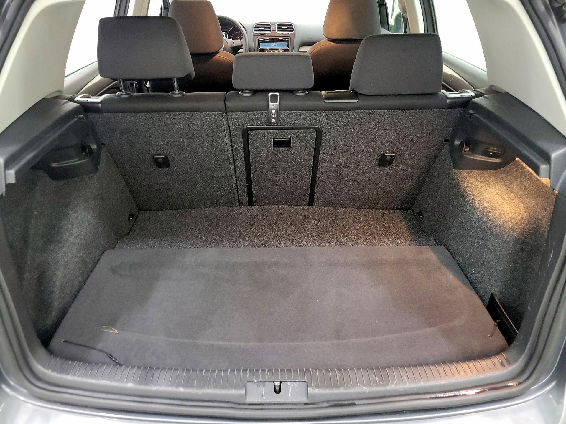 Thumbnail: 2014 Volkswagen Golf - 18