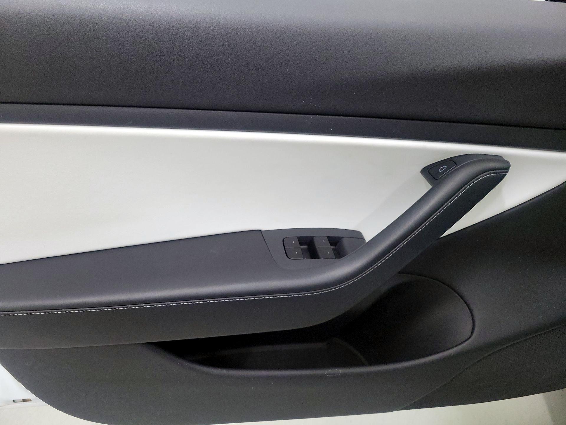 Thumbnail: 2021 Tesla Model 3 - 12