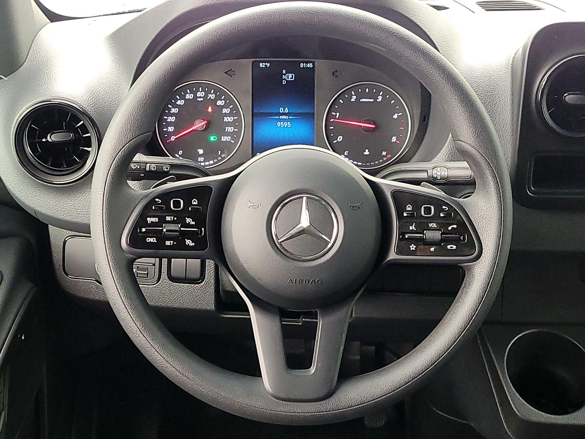 Thumbnail: 2024 Mercedes-Benz Sprinter - 10