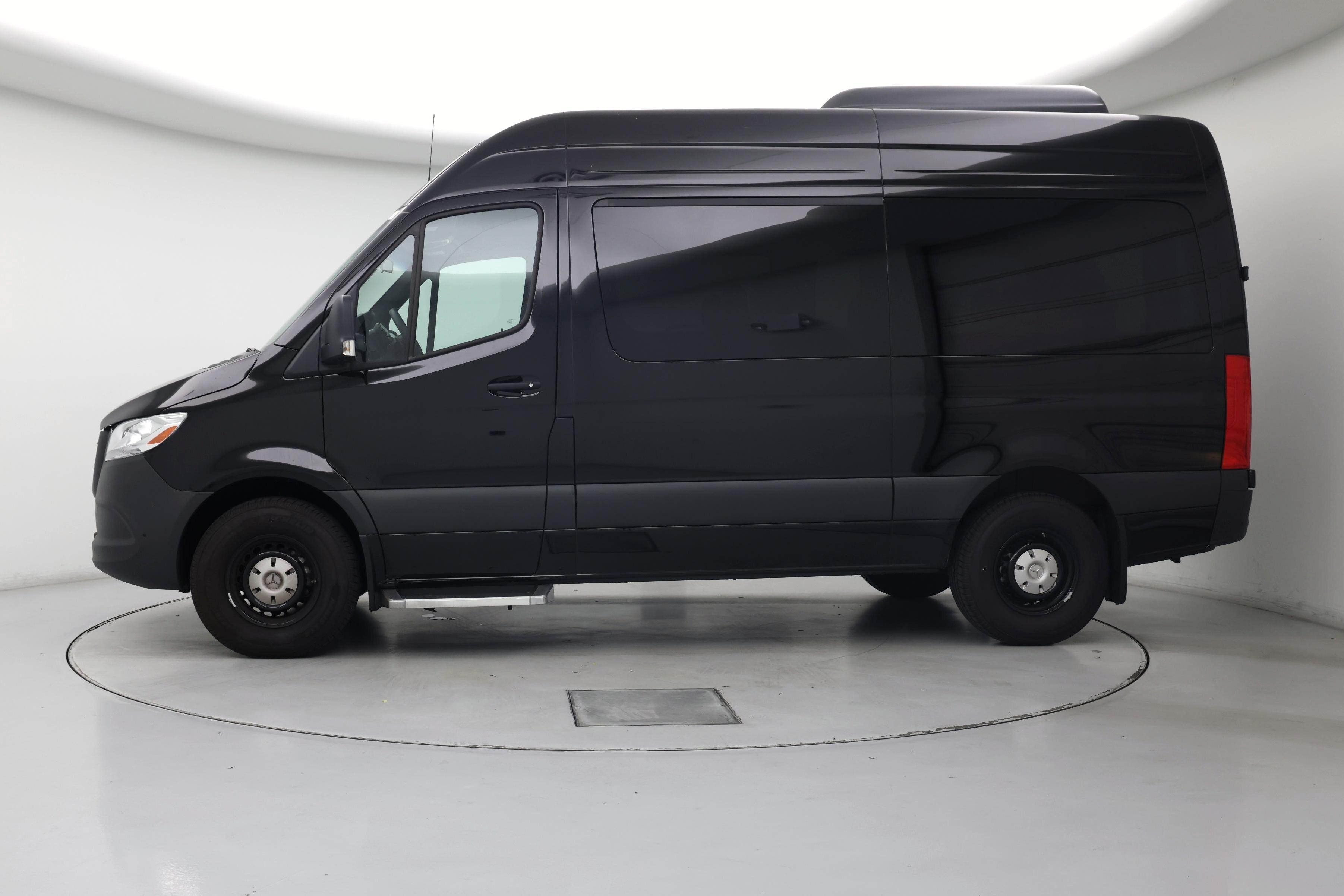Thumbnail: 2024 Mercedes-Benz Sprinter - 3