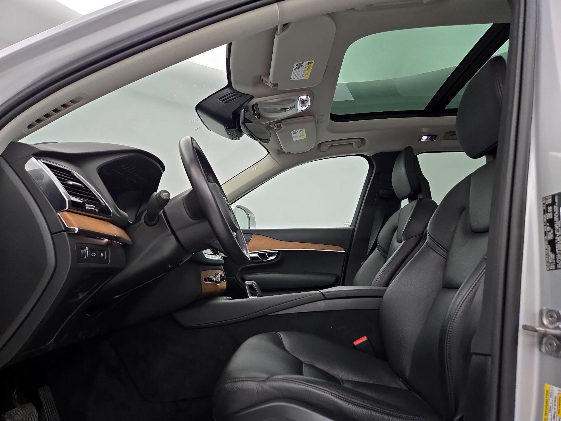 Thumbnail: 2022 Volvo XC90 - 20