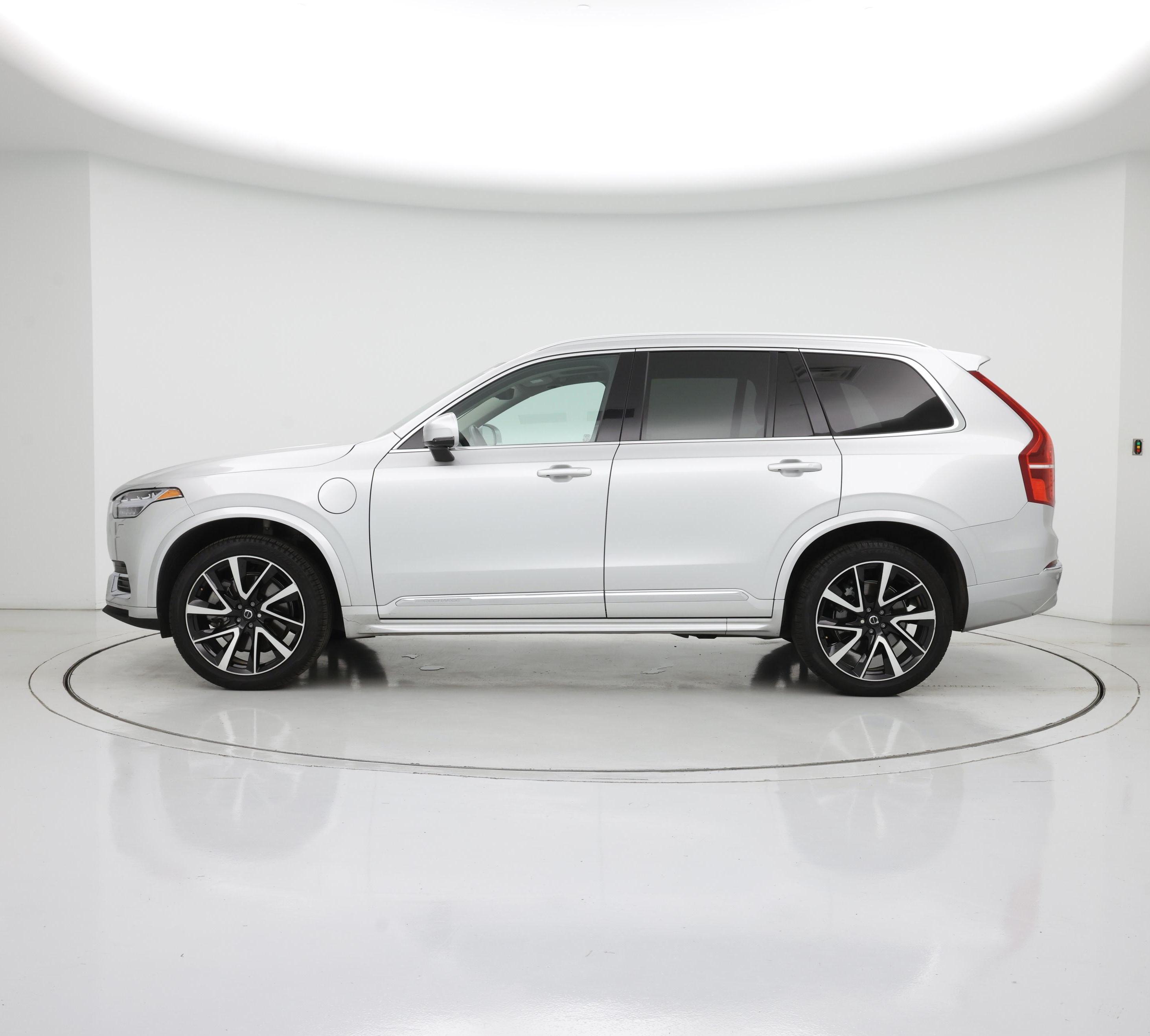 Thumbnail: 2022 Volvo XC90 - 3