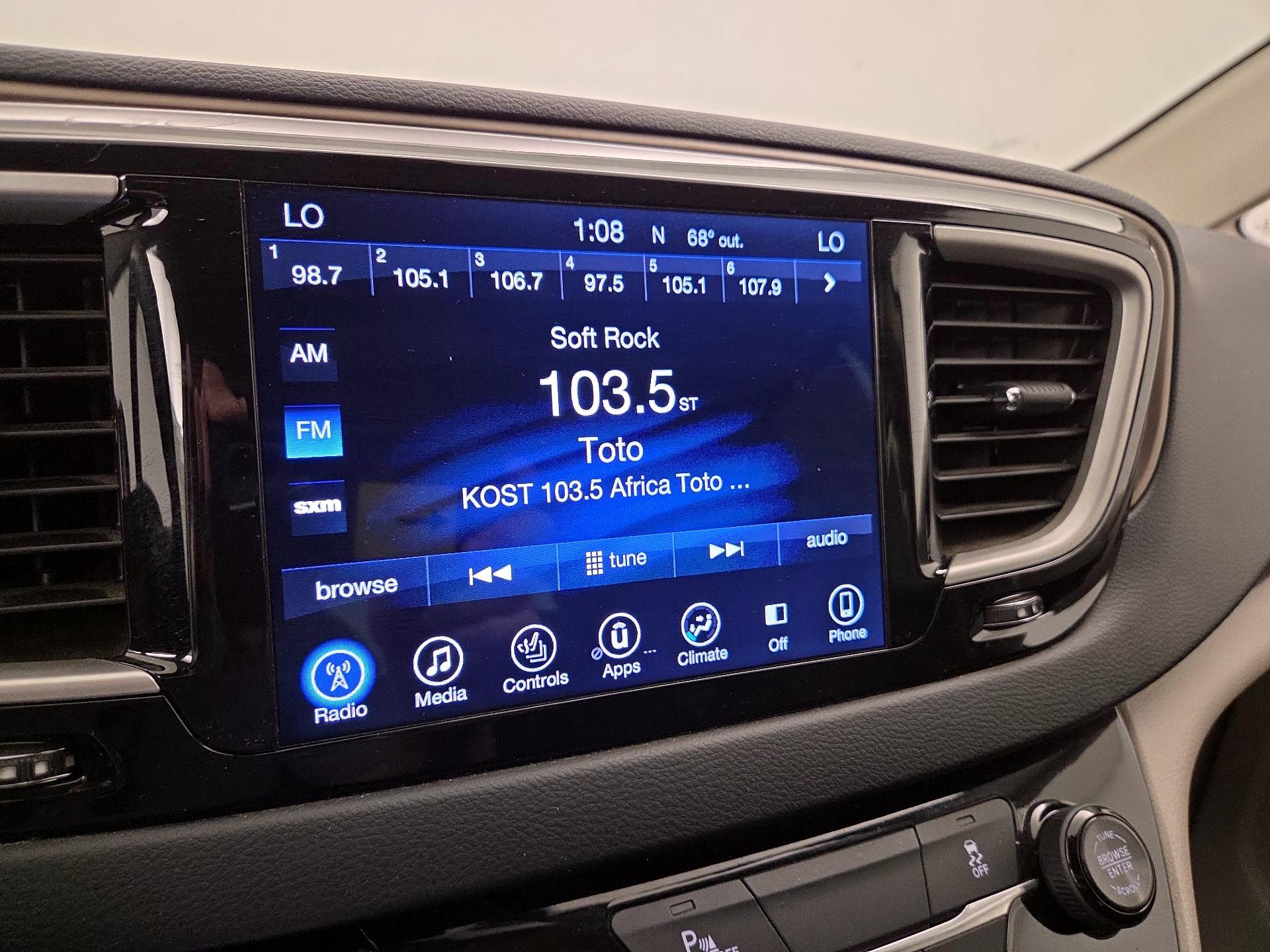 Thumbnail: 2017 Chrysler Pacifica - 15