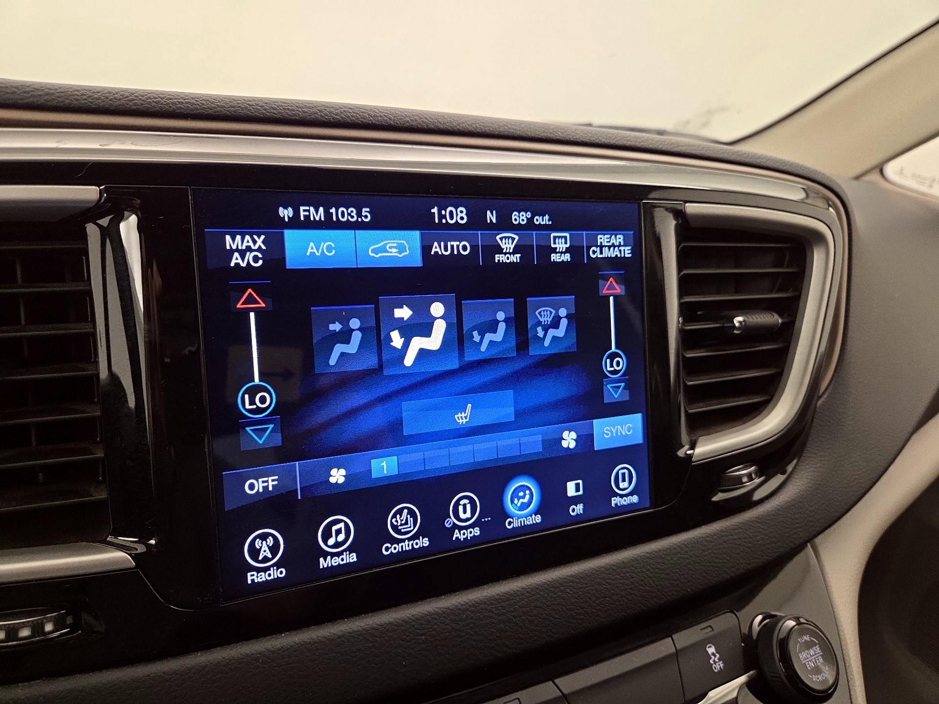 Thumbnail: 2017 Chrysler Pacifica - 16