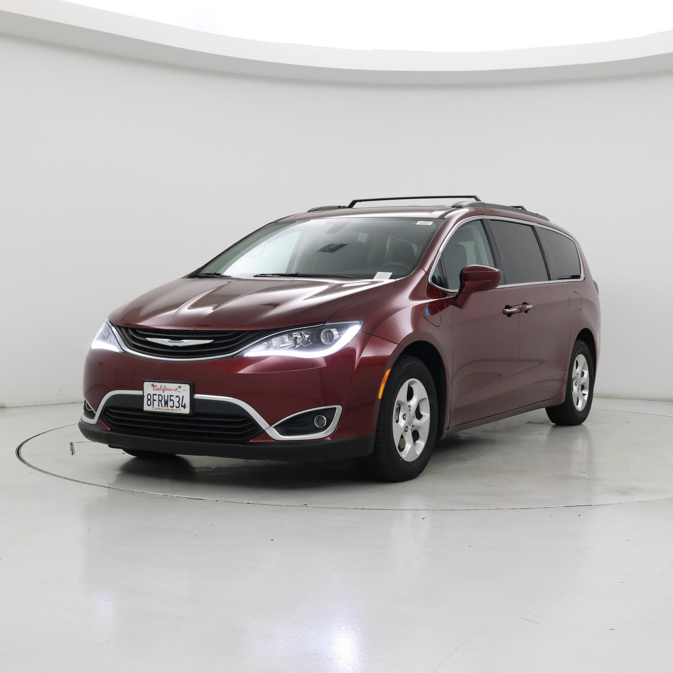 Thumbnail: 2017 Chrysler Pacifica - 4
