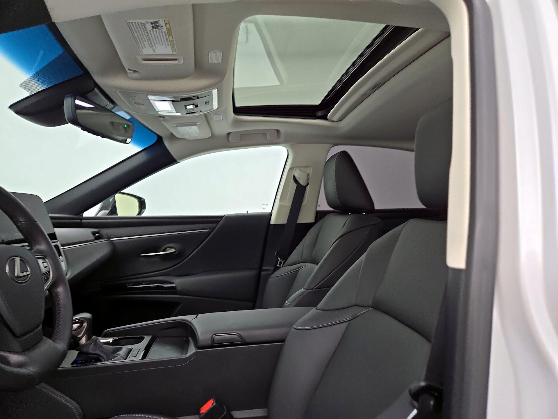 Thumbnail: 2025 Lexus ES - 18