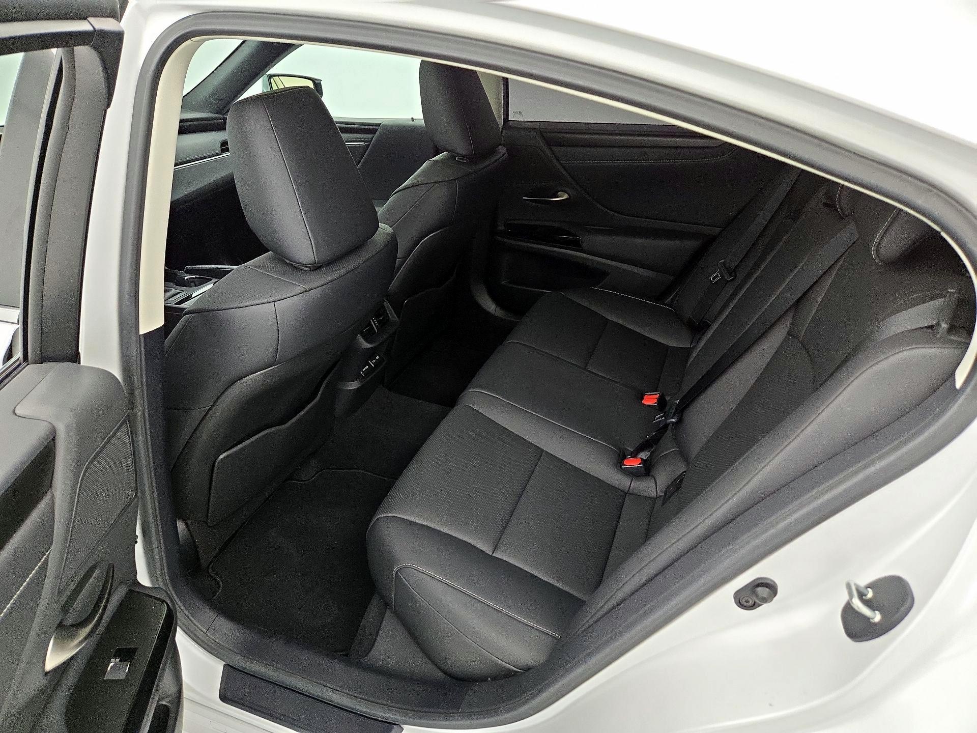 Thumbnail: 2025 Lexus ES - 19