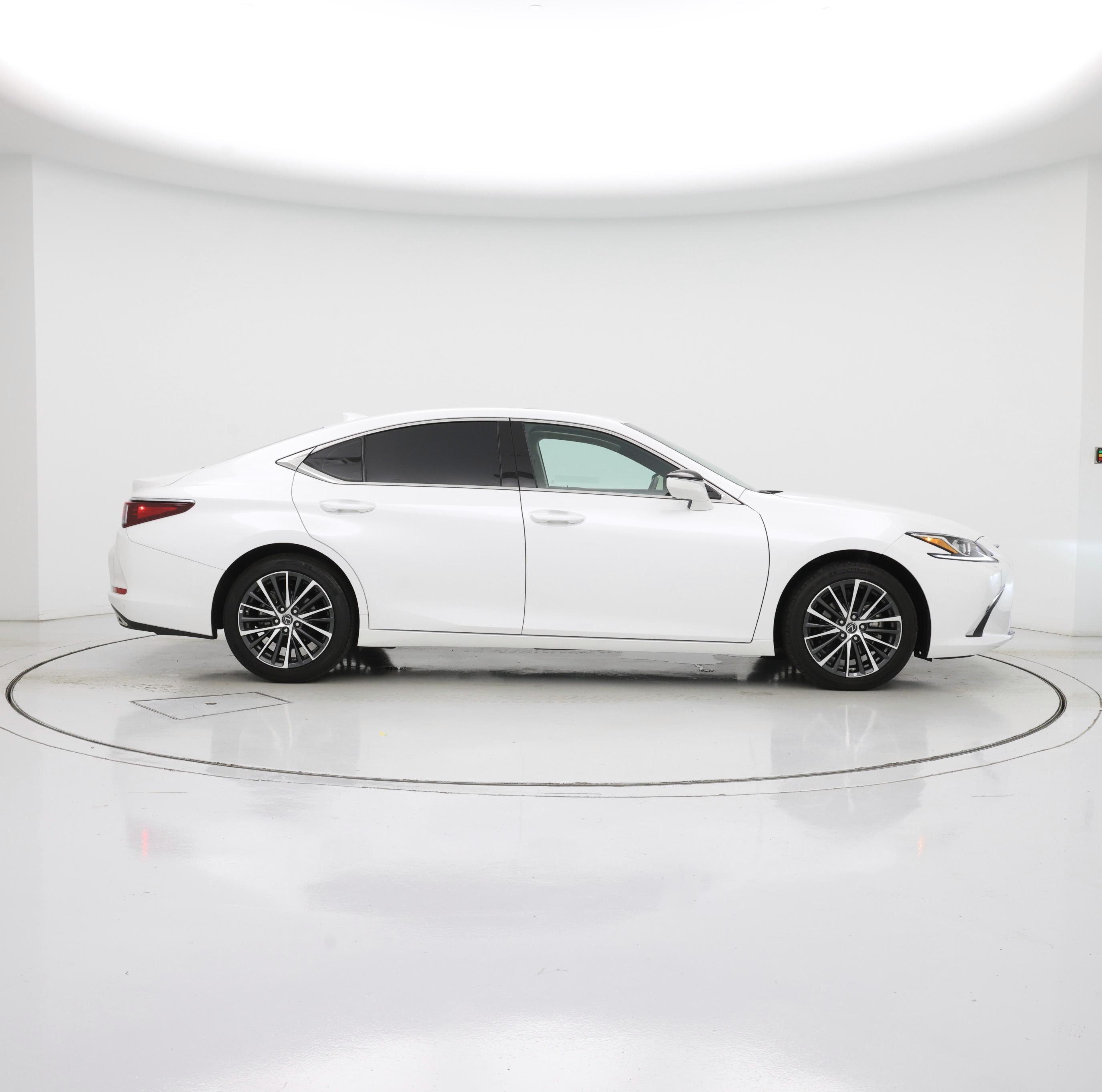 Thumbnail: 2025 Lexus ES - 7