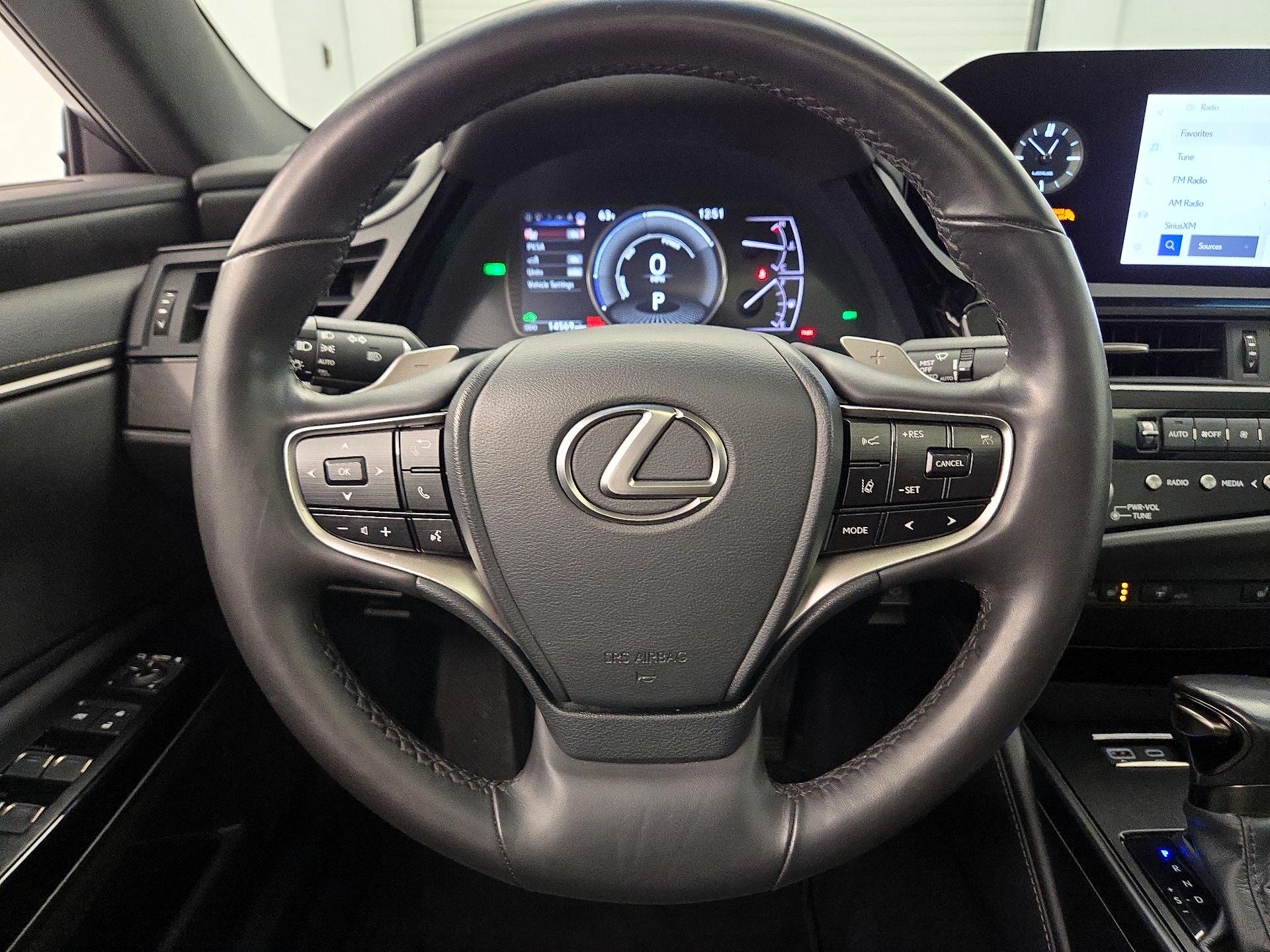 Thumbnail: 2024 Lexus ES - 10