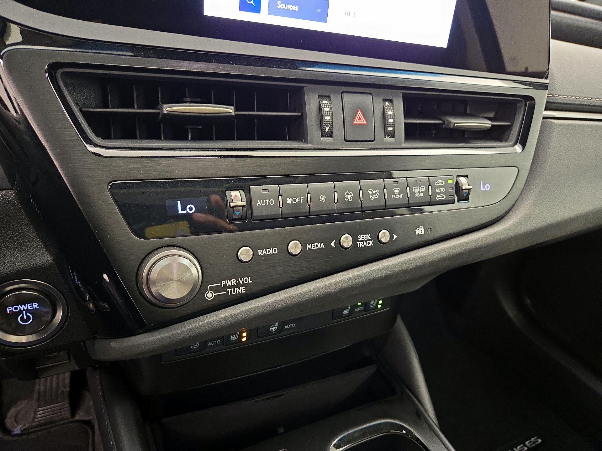 Thumbnail: 2024 Lexus ES - 15