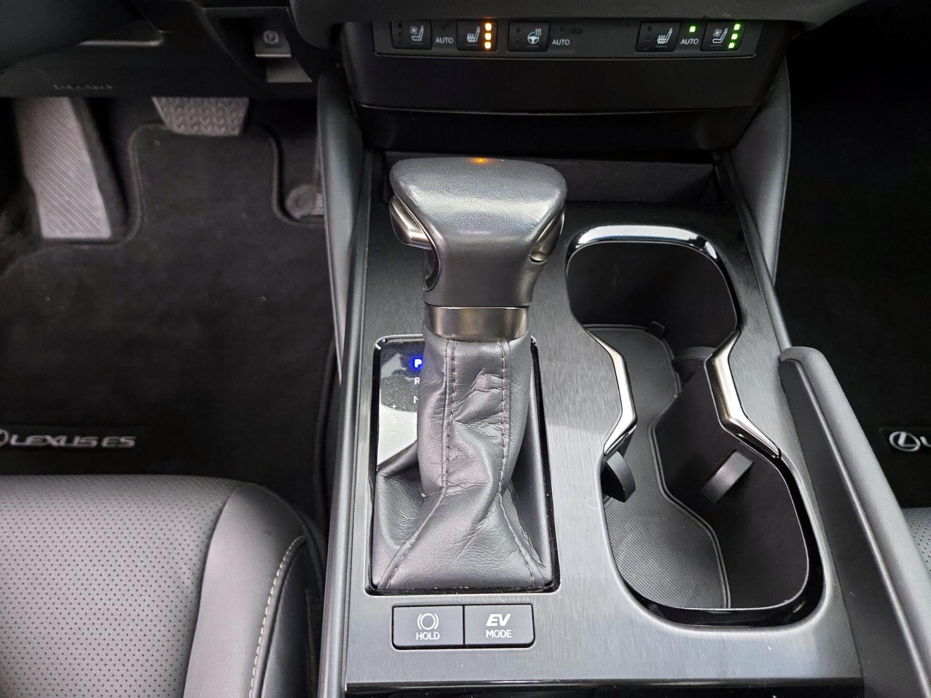 Thumbnail: 2024 Lexus ES - 16