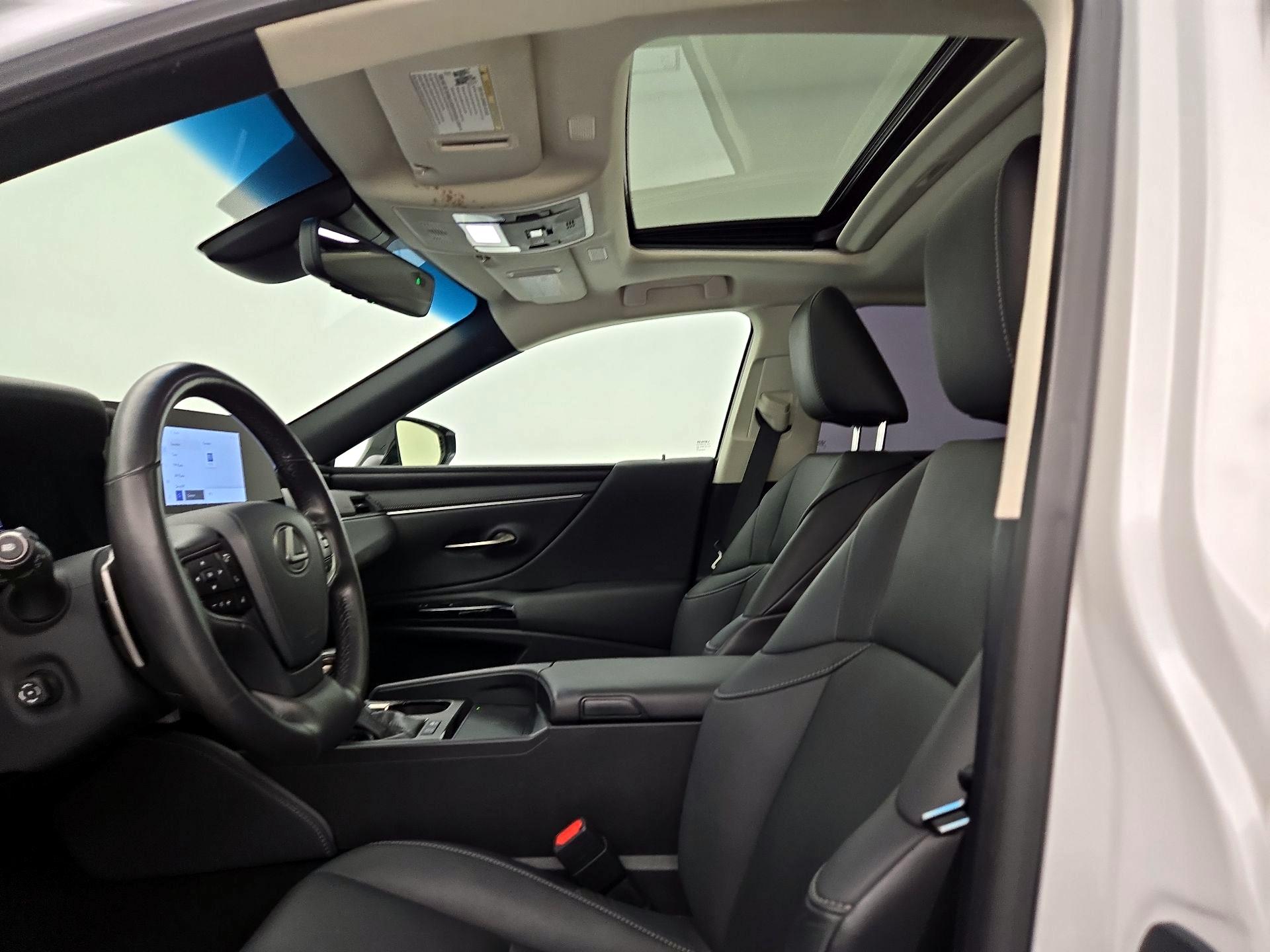 Thumbnail: 2024 Lexus ES - 18