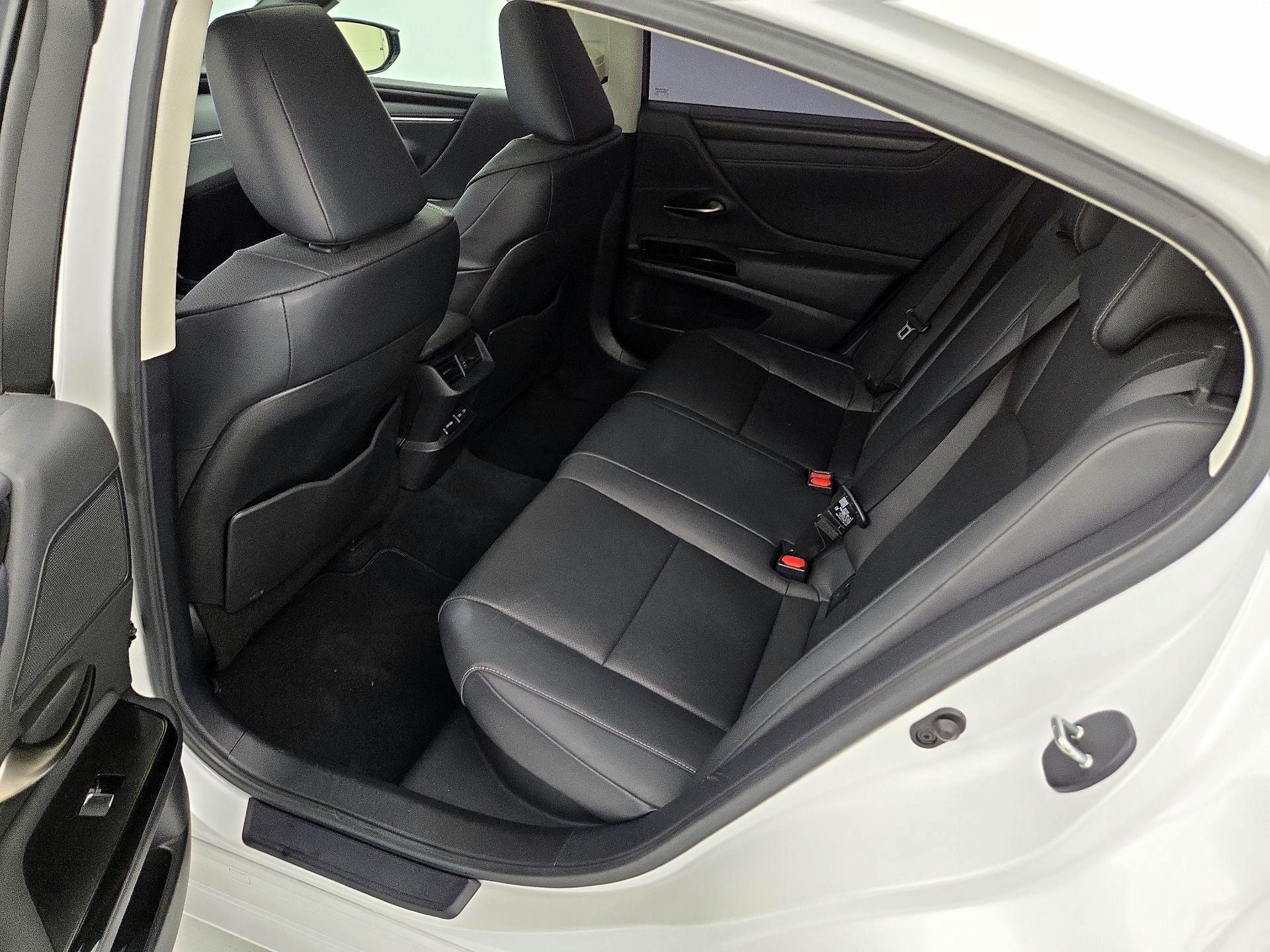 Thumbnail: 2024 Lexus ES - 19