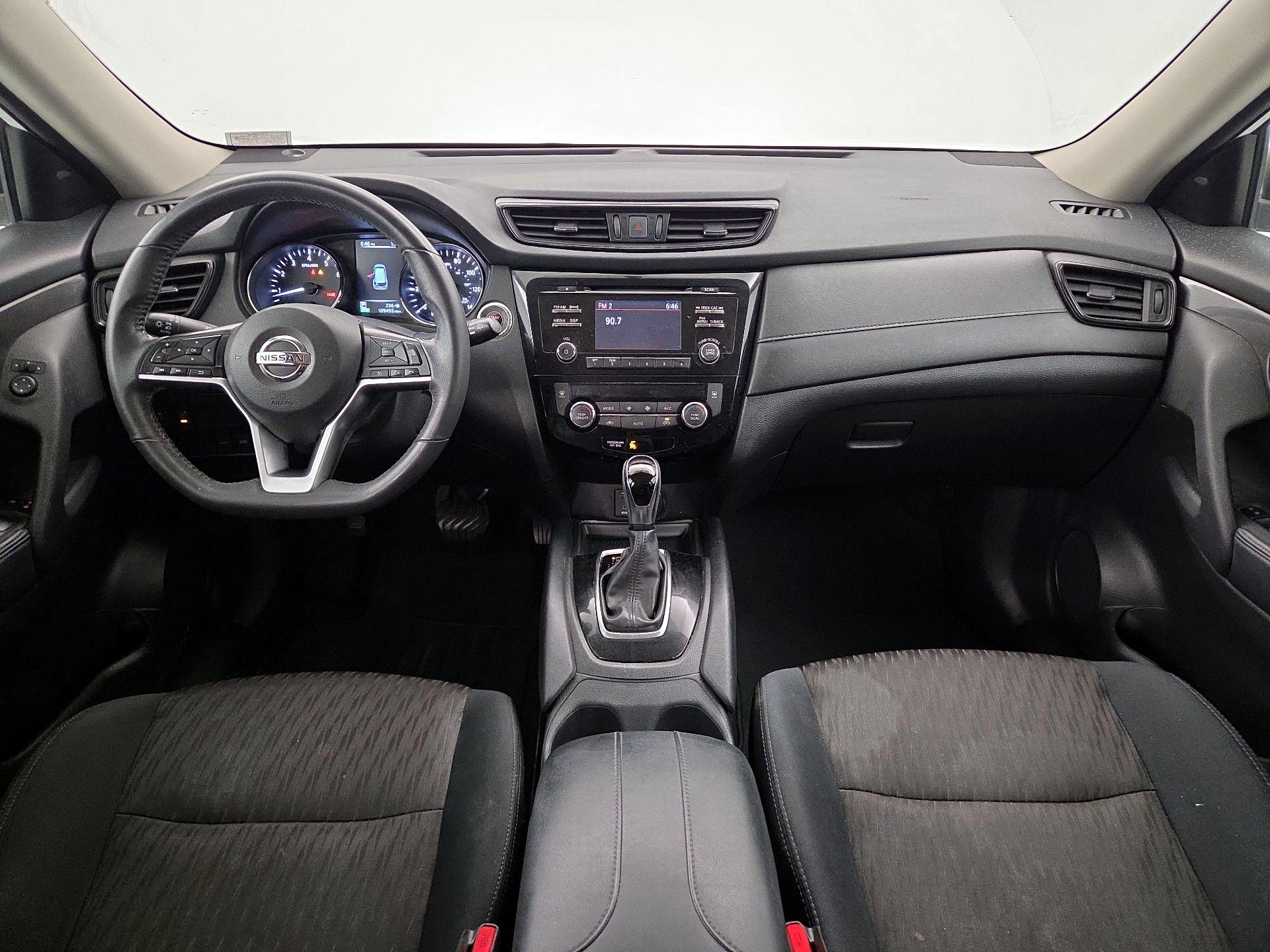 Thumbnail: 2017 Nissan Rogue - 9