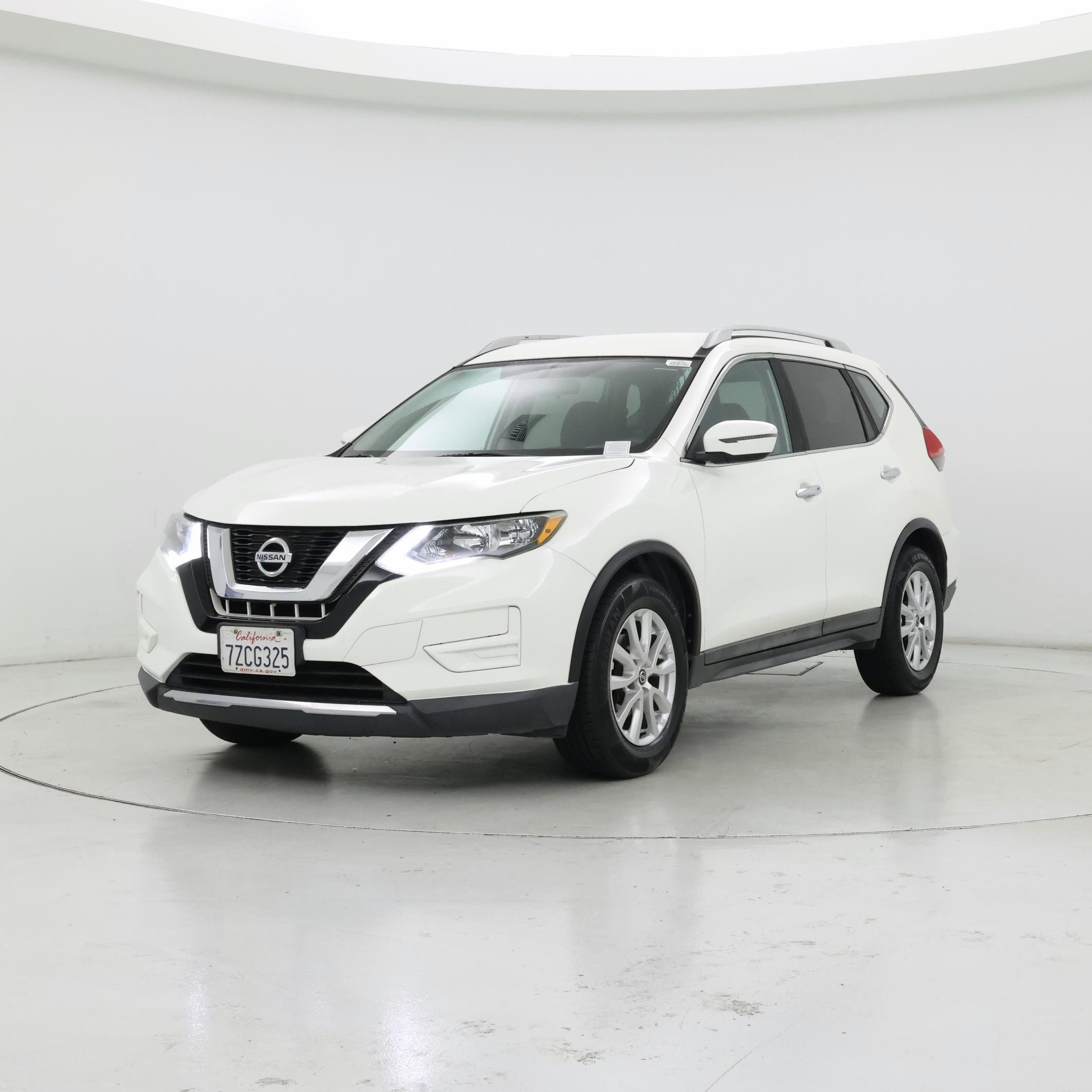 Thumbnail: 2017 Nissan Rogue - 4