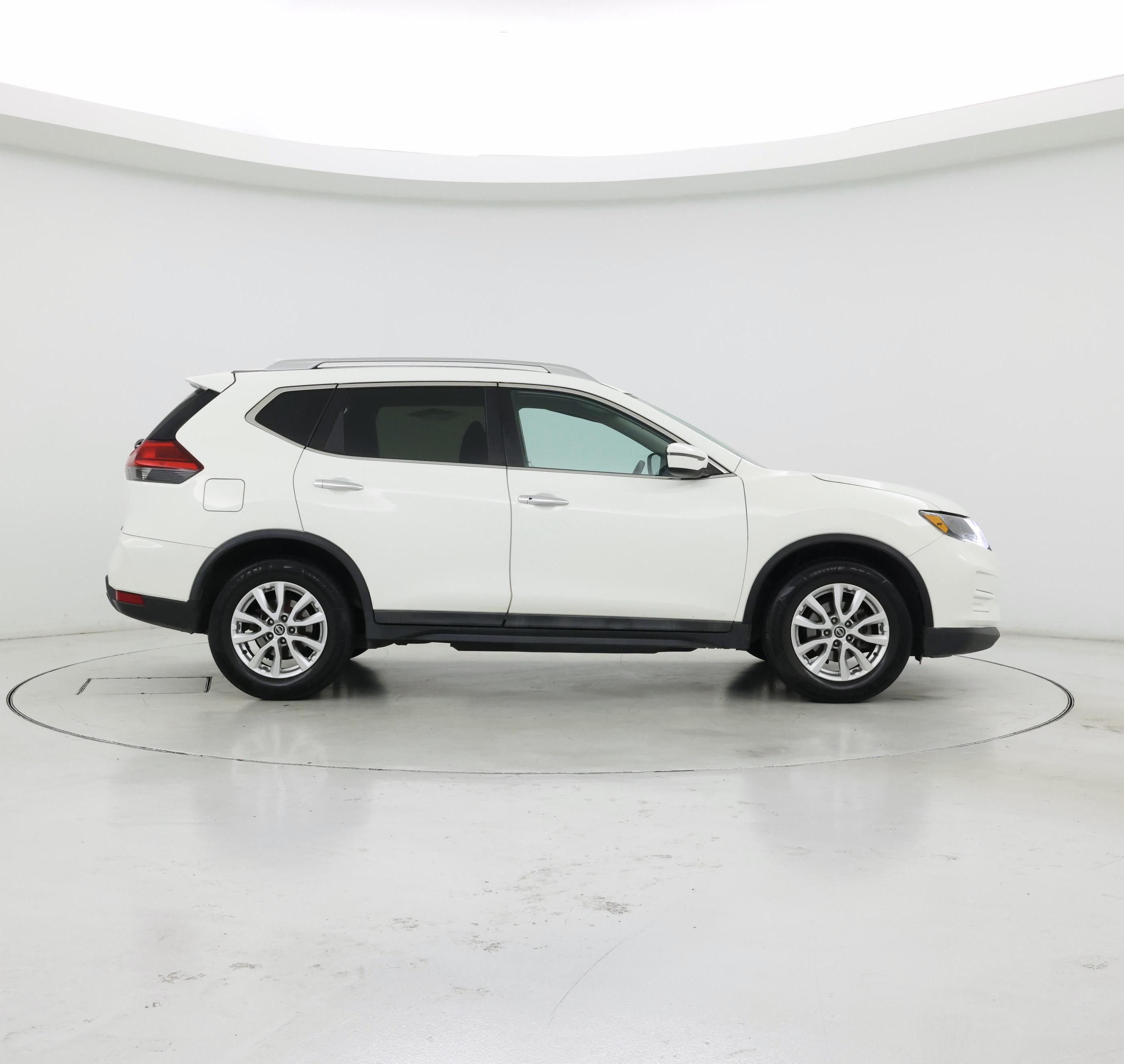 Thumbnail: 2017 Nissan Rogue - 7