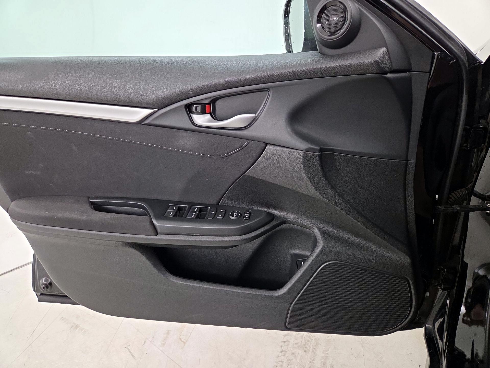 Thumbnail: 2017 Honda Civic - 12
