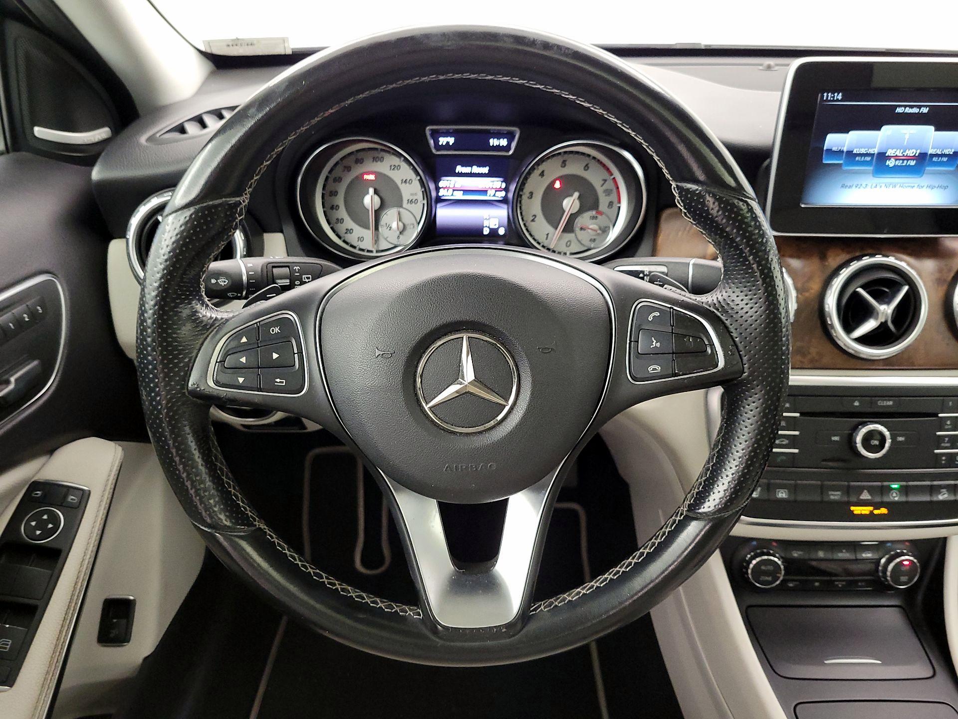 Thumbnail: 2016 Mercedes-Benz GLA - 10