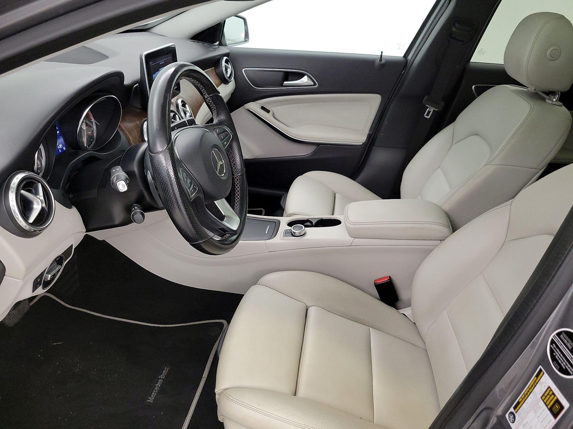 Thumbnail: 2016 Mercedes-Benz GLA - 11
