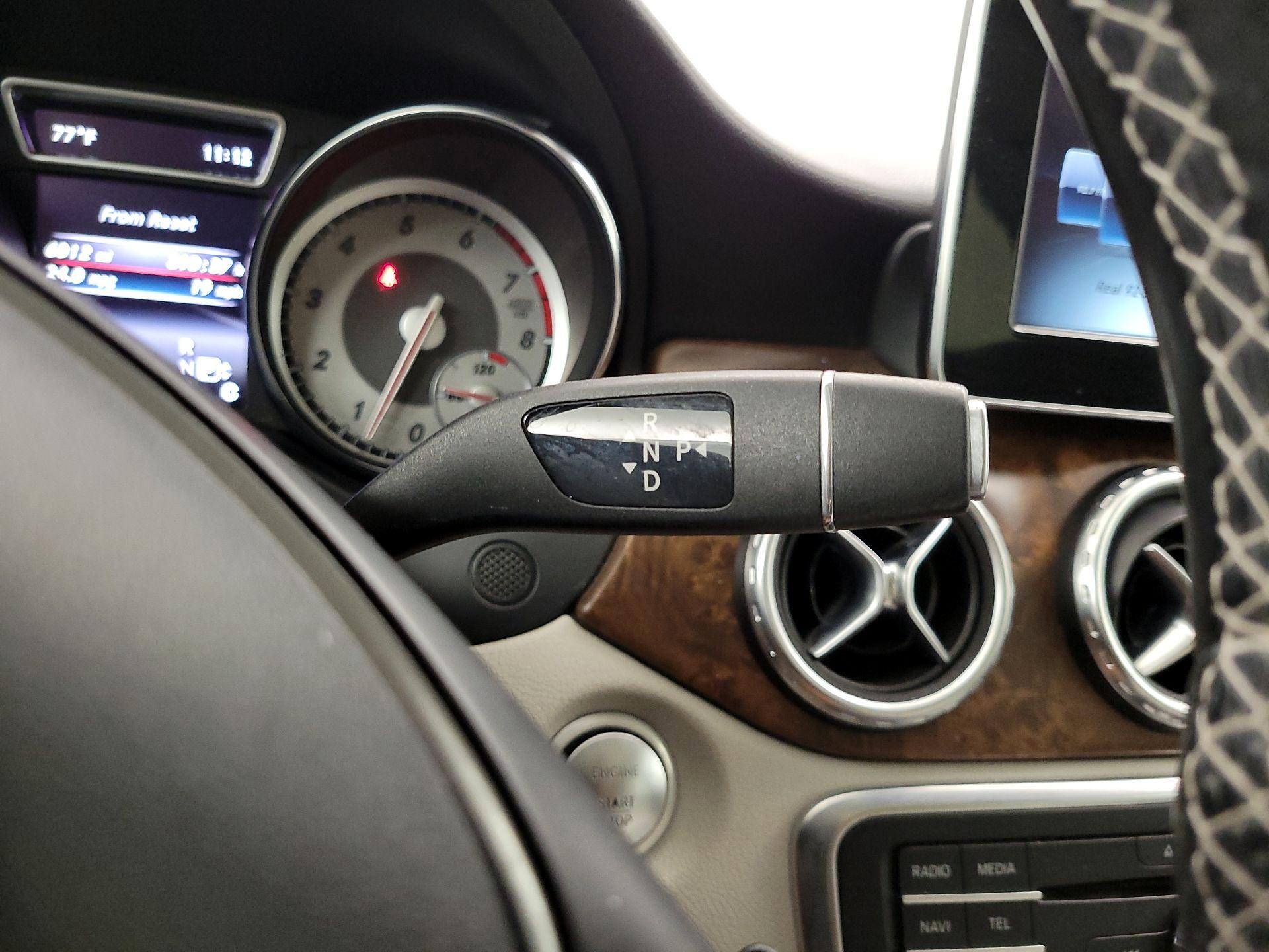 Thumbnail: 2016 Mercedes-Benz GLA - 17