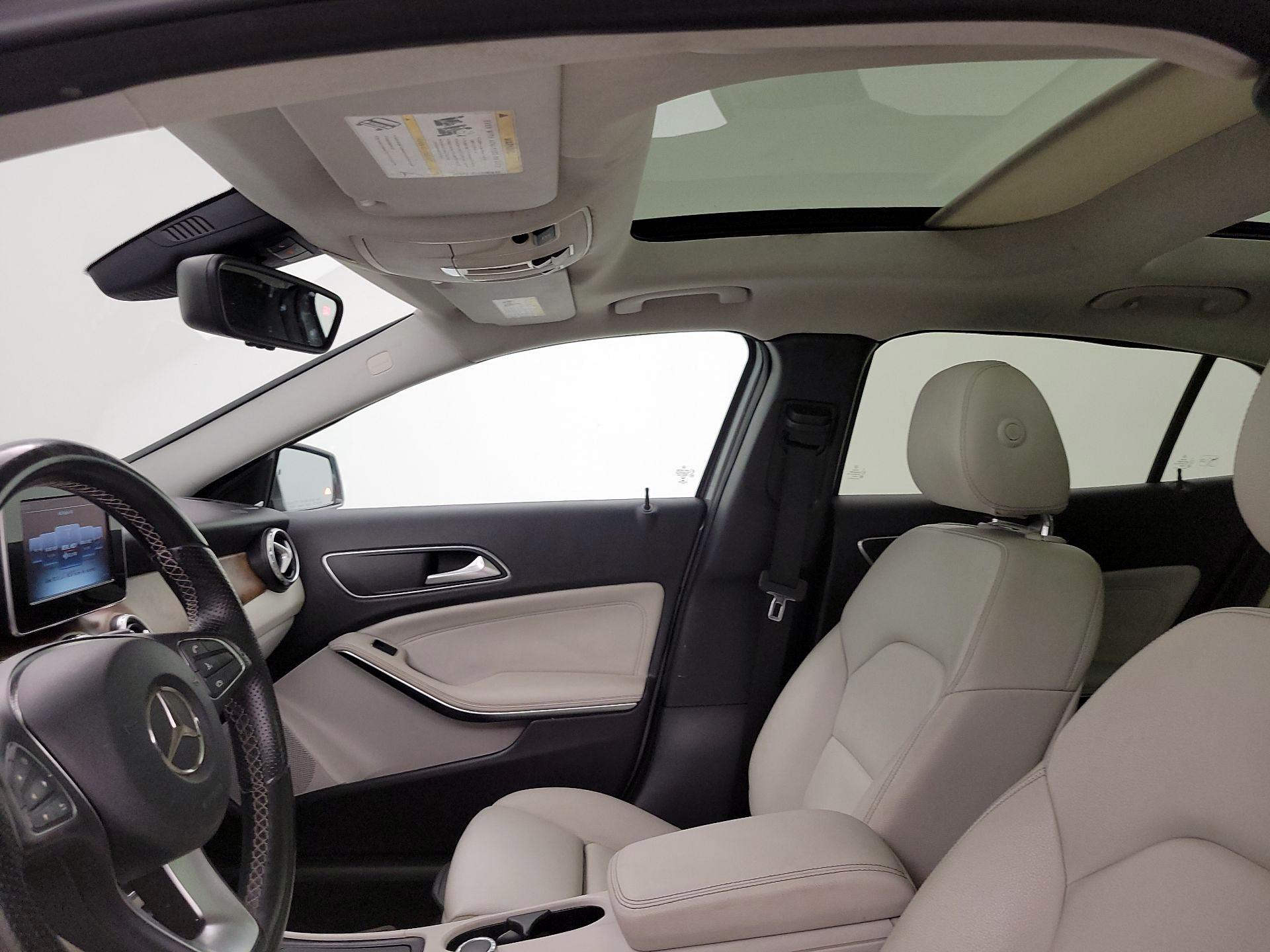 Thumbnail: 2016 Mercedes-Benz GLA - 19