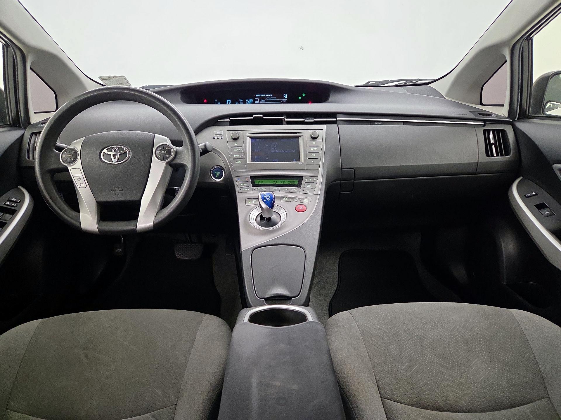 Thumbnail: 2014 Toyota Prius - 9