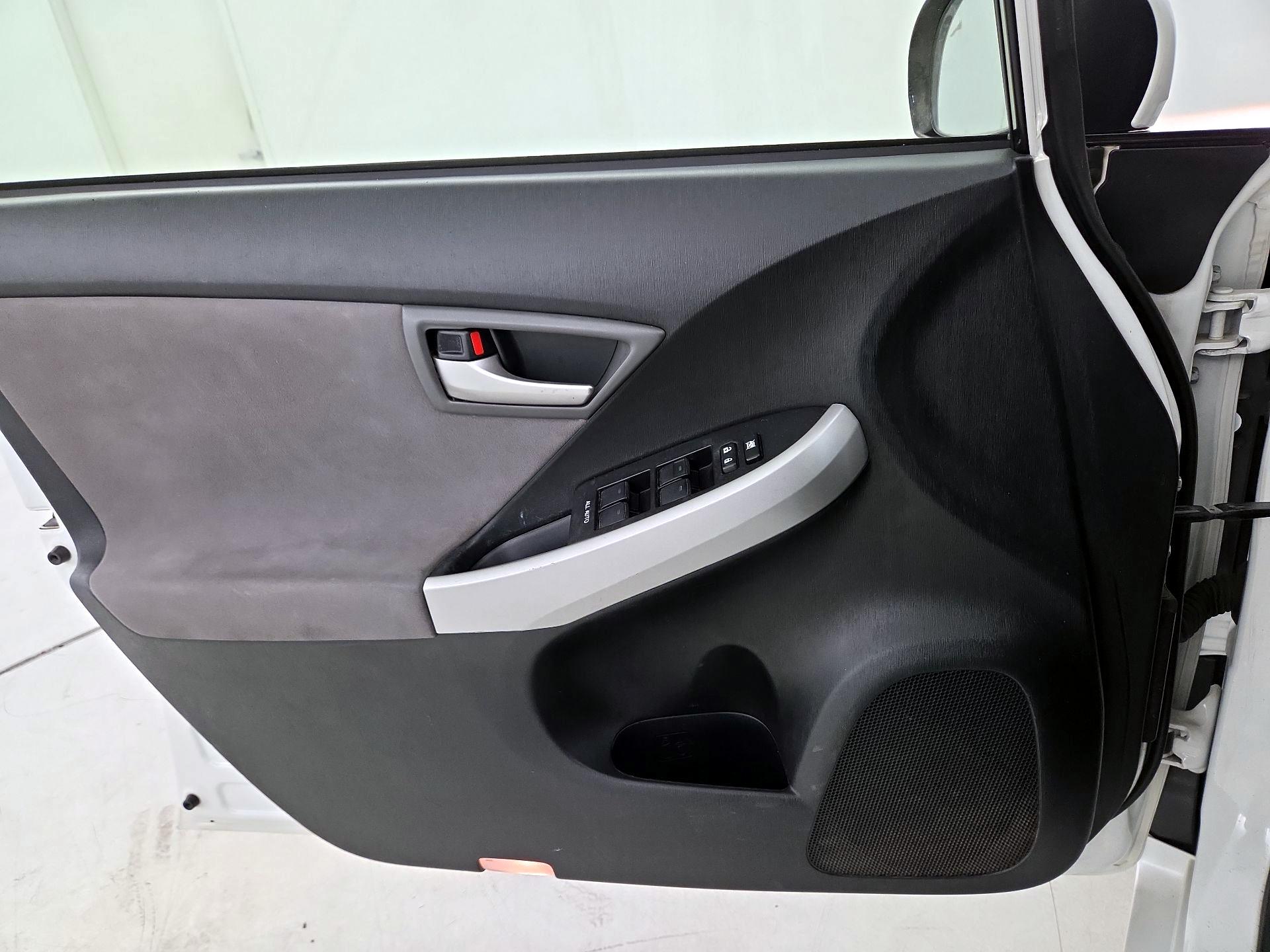 Thumbnail: 2014 Toyota Prius - 12