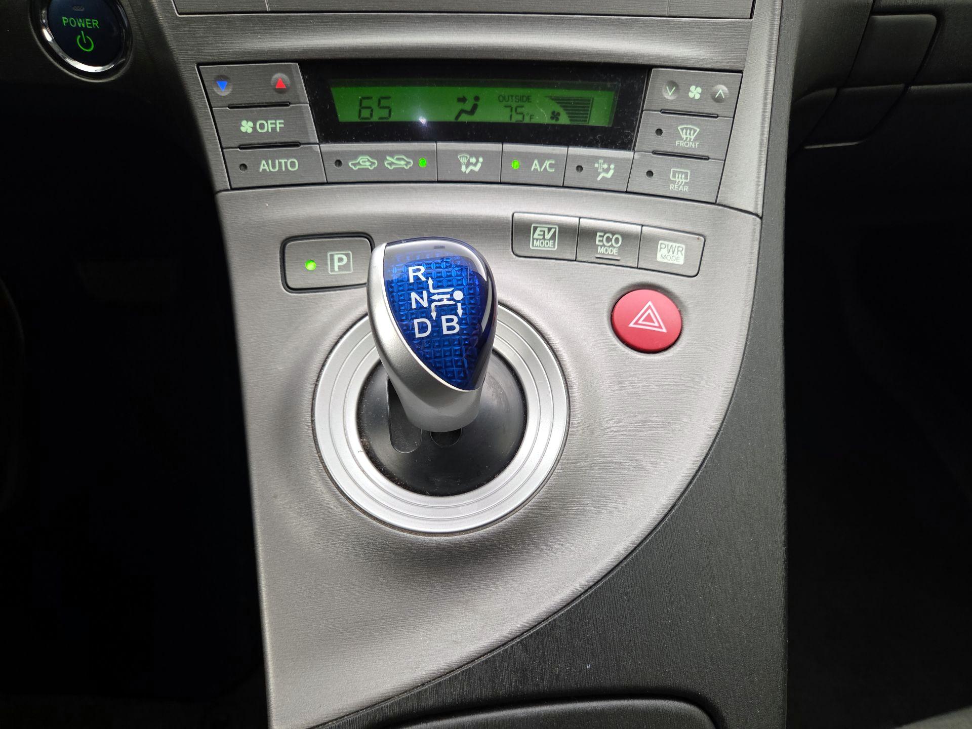 Thumbnail: 2014 Toyota Prius - 16